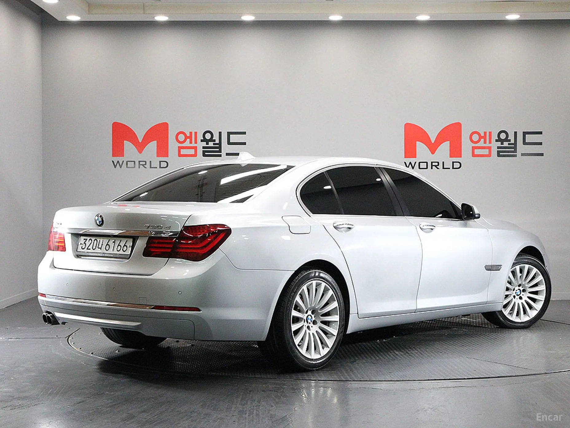 BMW 7 Series (F01) превью 3