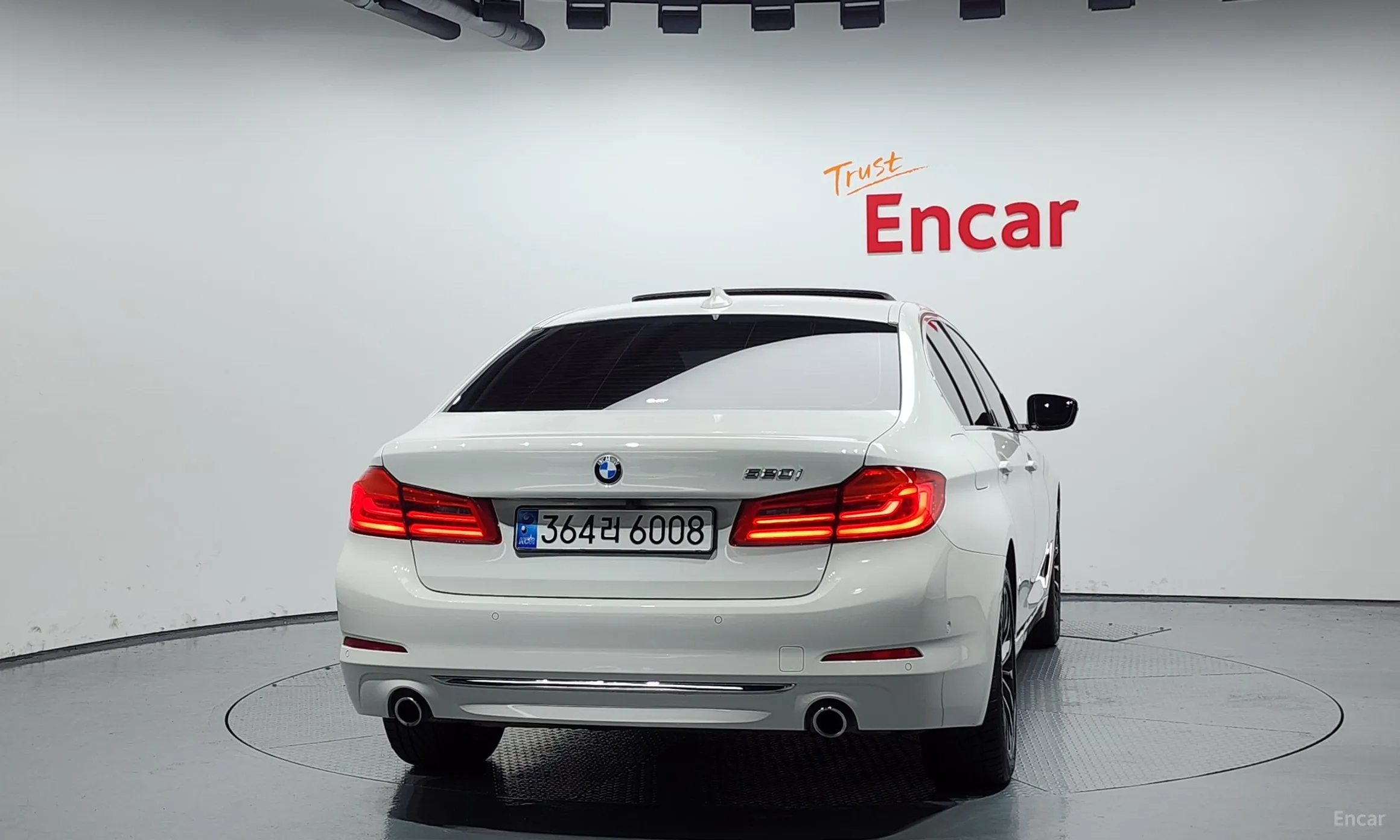 BMW 5 Series (G30) превью 3