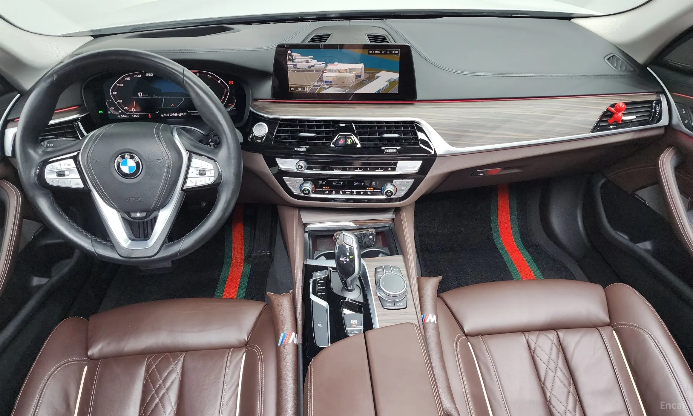BMW 5 Series (G30) превью 4