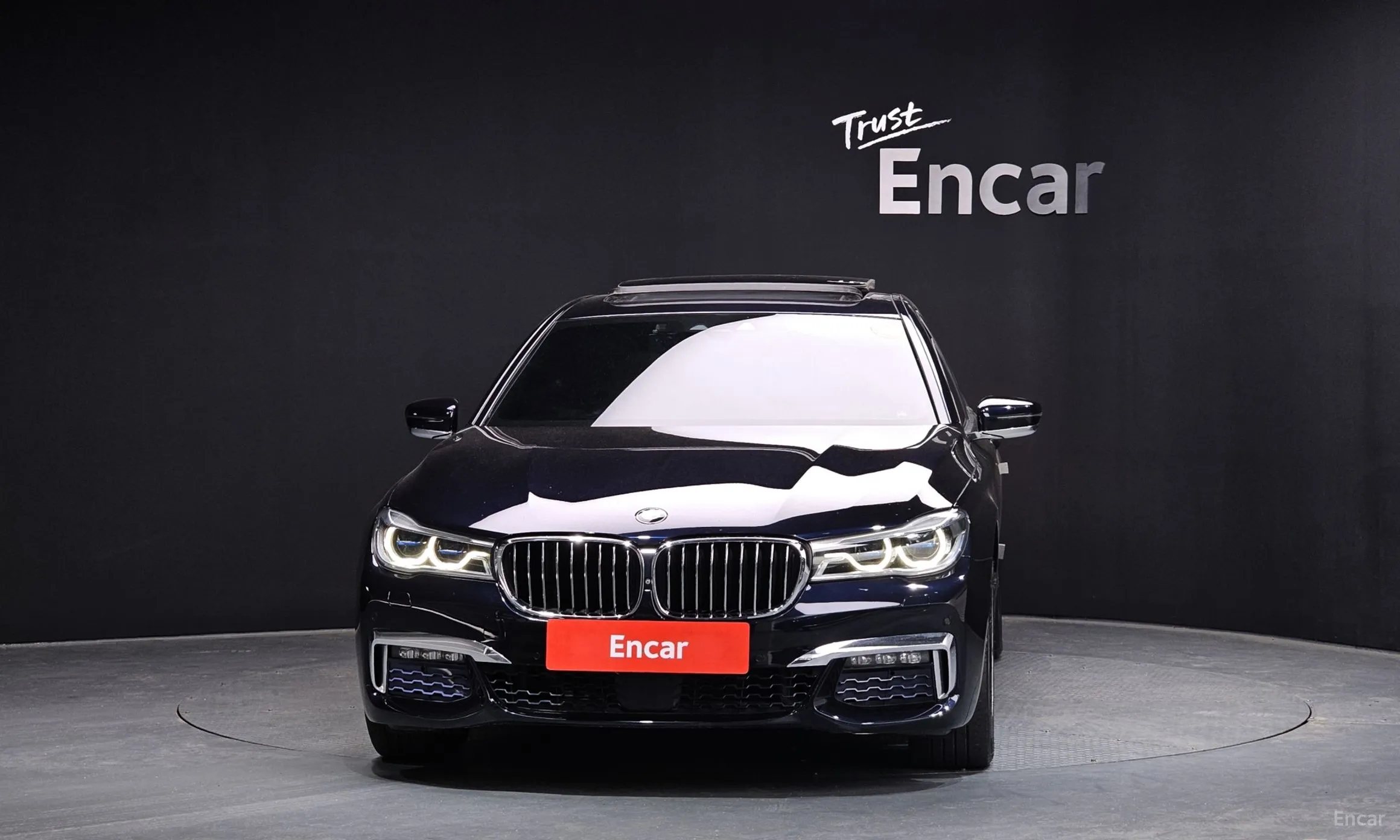 BMW 7 Series (G11) превью 2