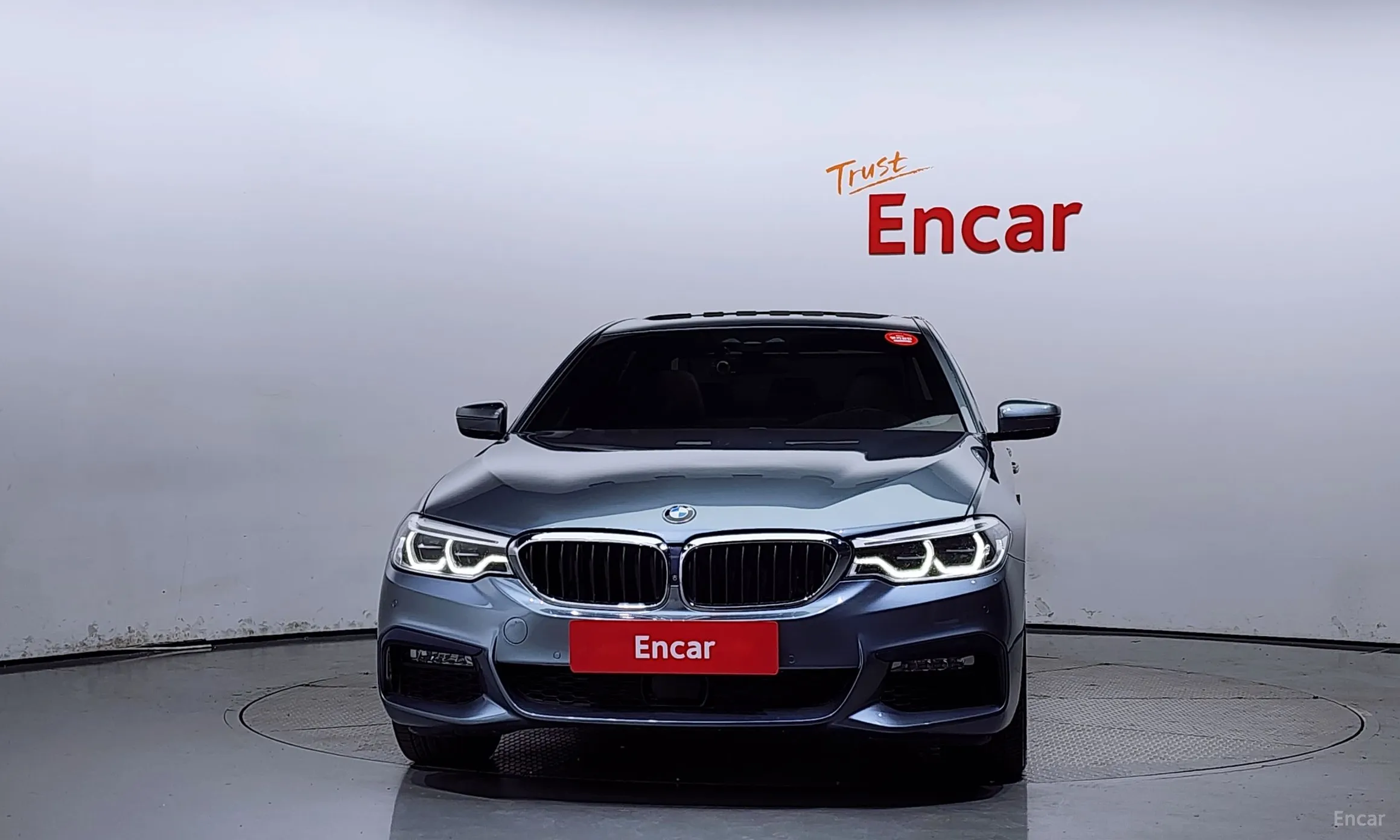 BMW 5 Series (G30) превью 2