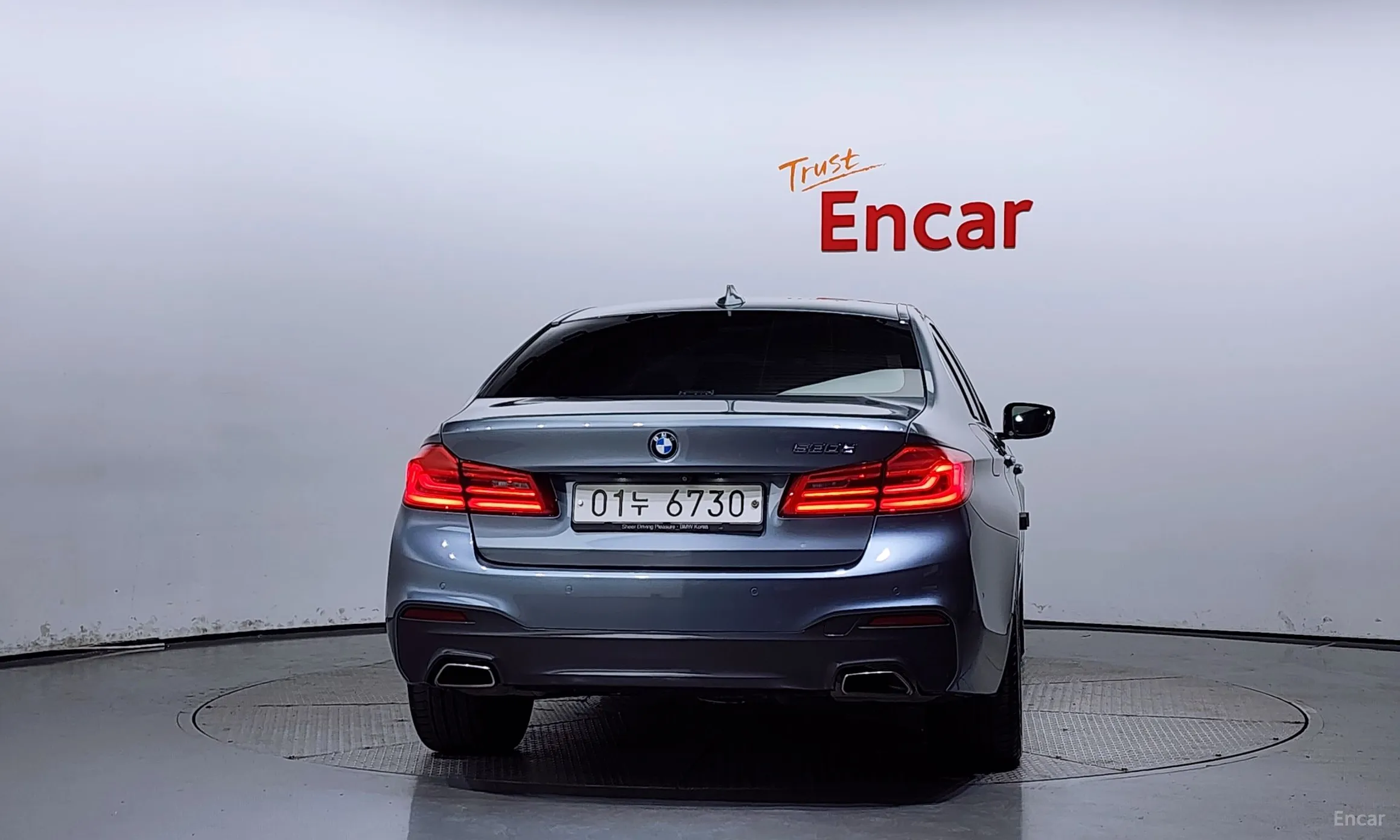 BMW 5 Series (G30) превью 3