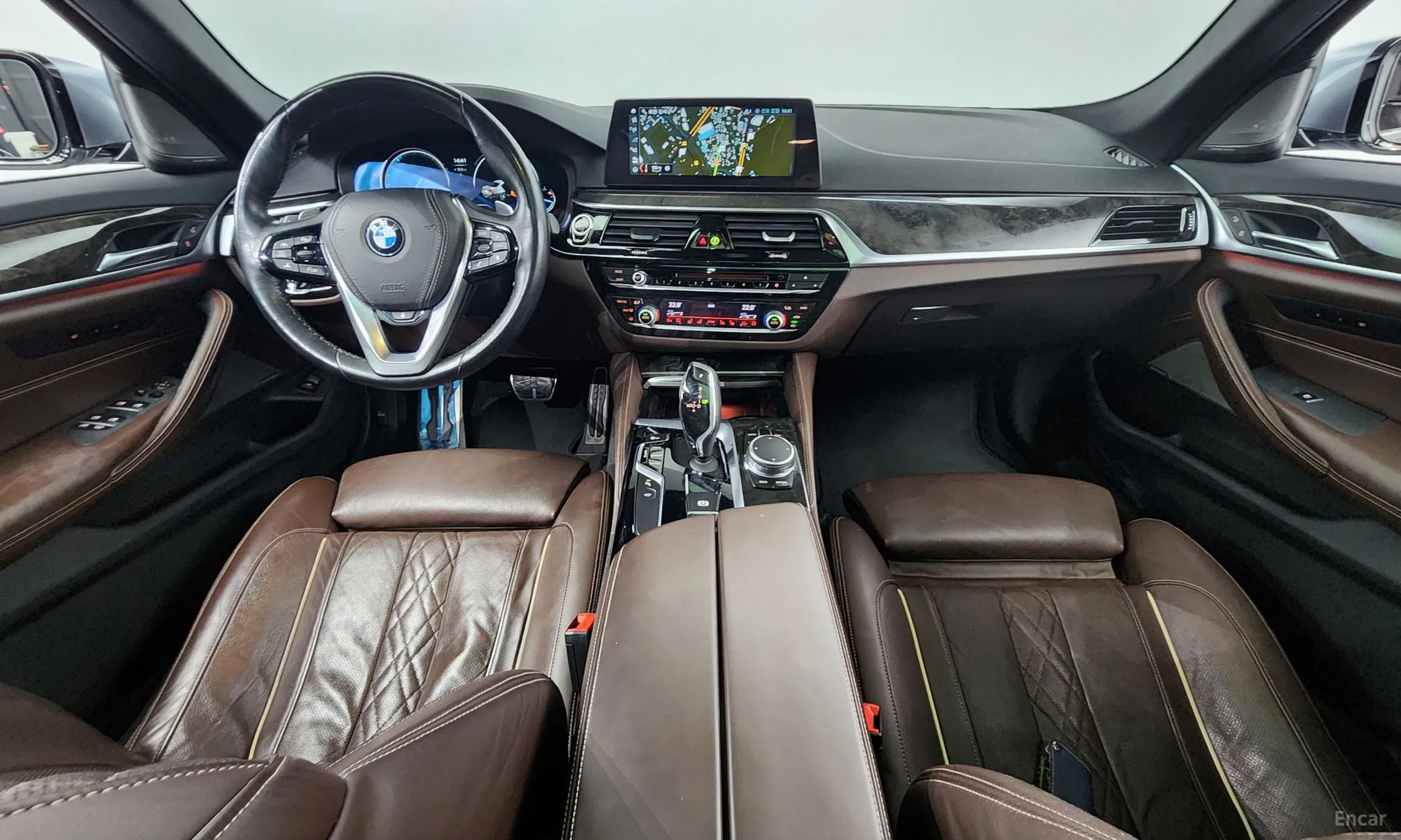 BMW 5 Series (G30) превью 4