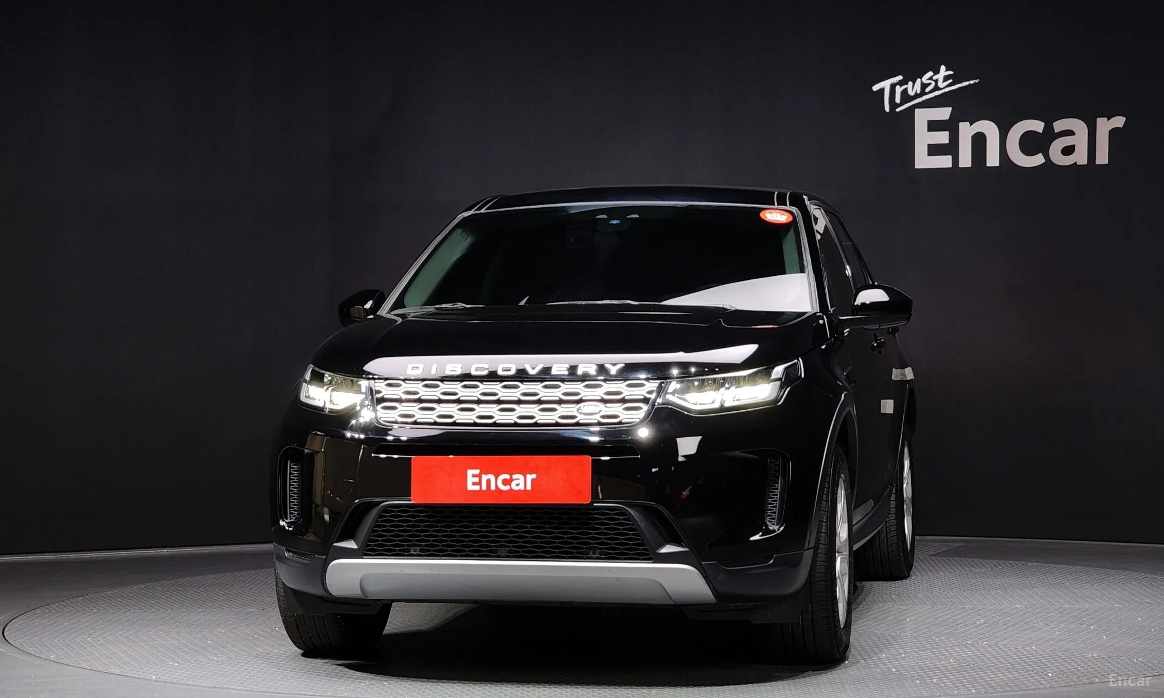 Land Rover Discovery Sports превью 2