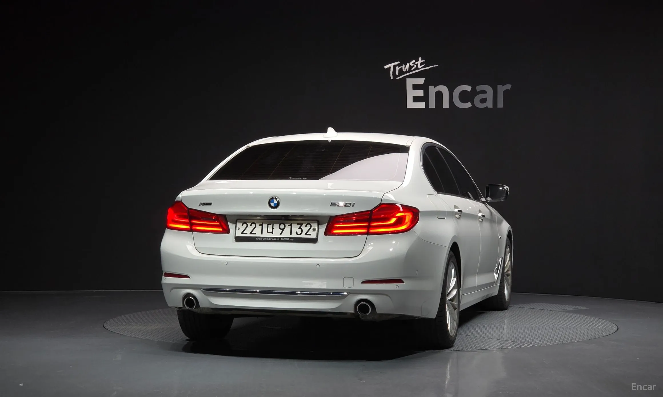 BMW 5 Series (G30) превью 3