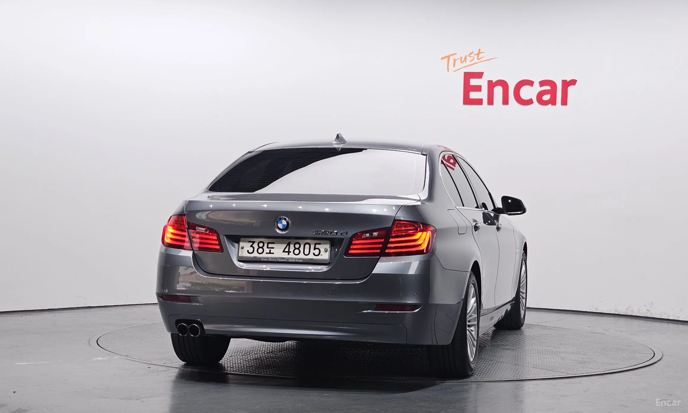 BMW 5 Series (F10) превью 3