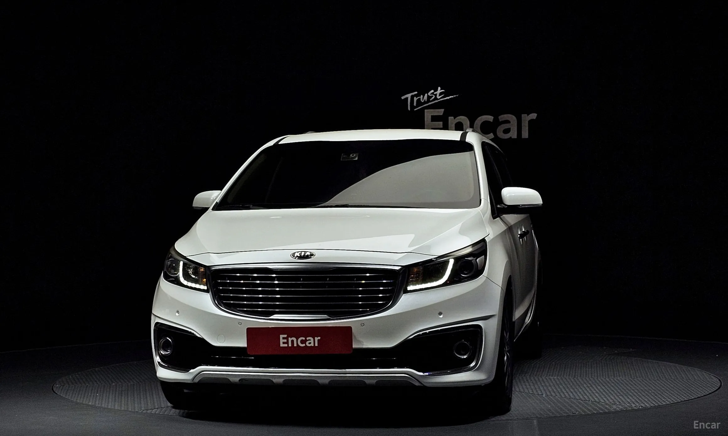 Kia Carnival превью 2