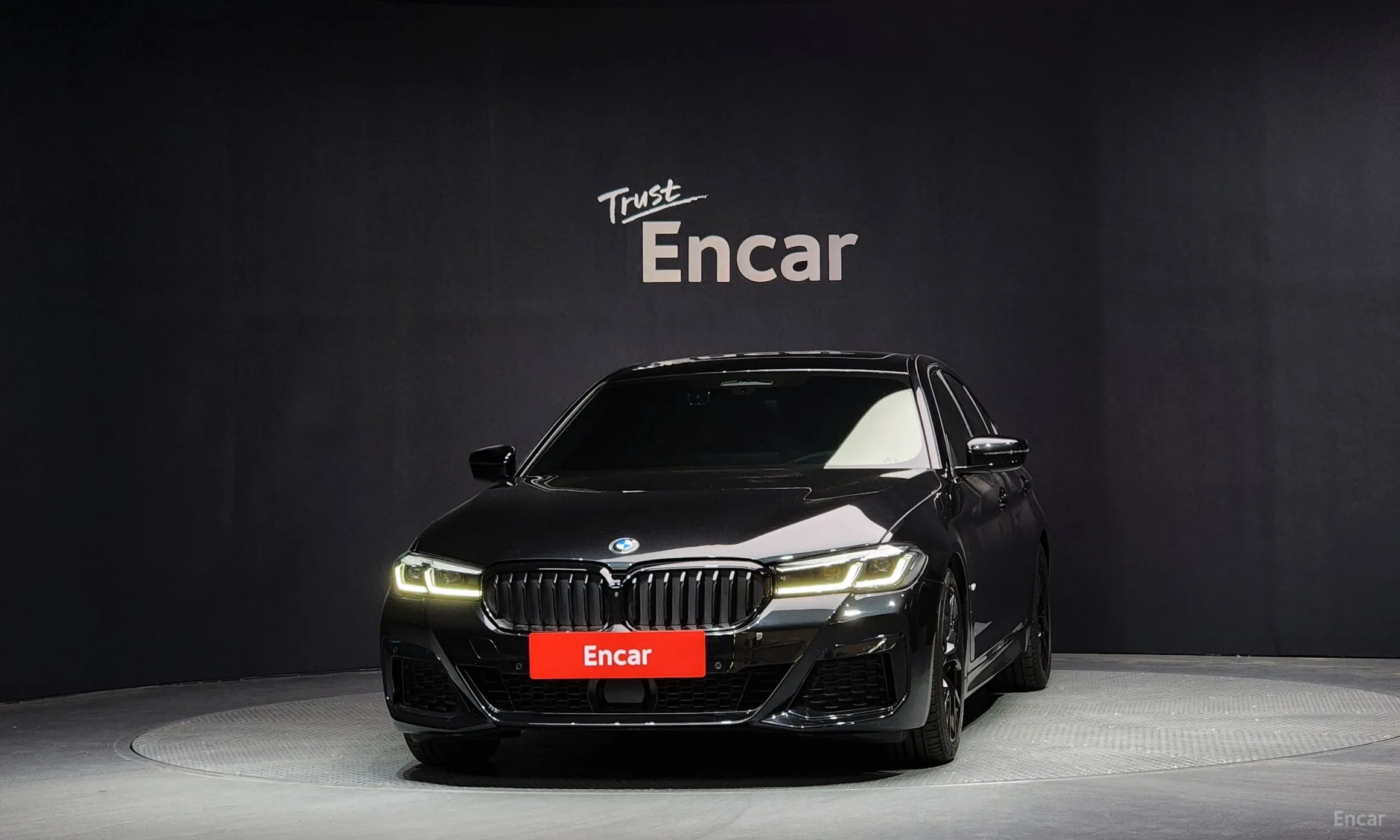 BMW 5 Series (G30) превью 2