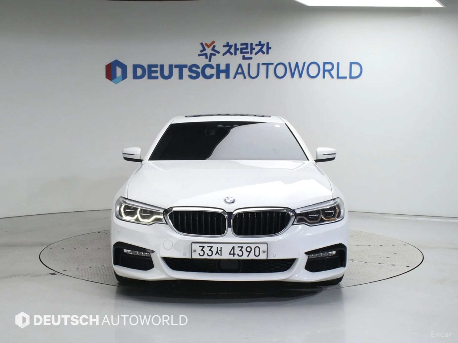 BMW 5 Series (G30) превью 2
