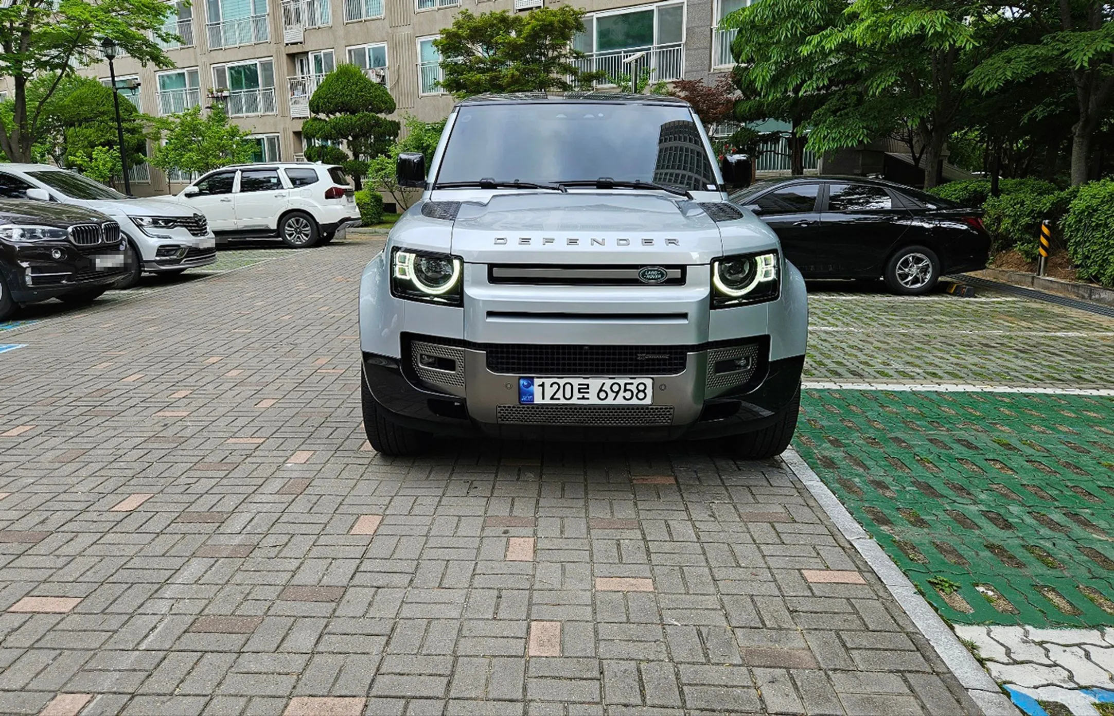 Land Rover Defender (L663)