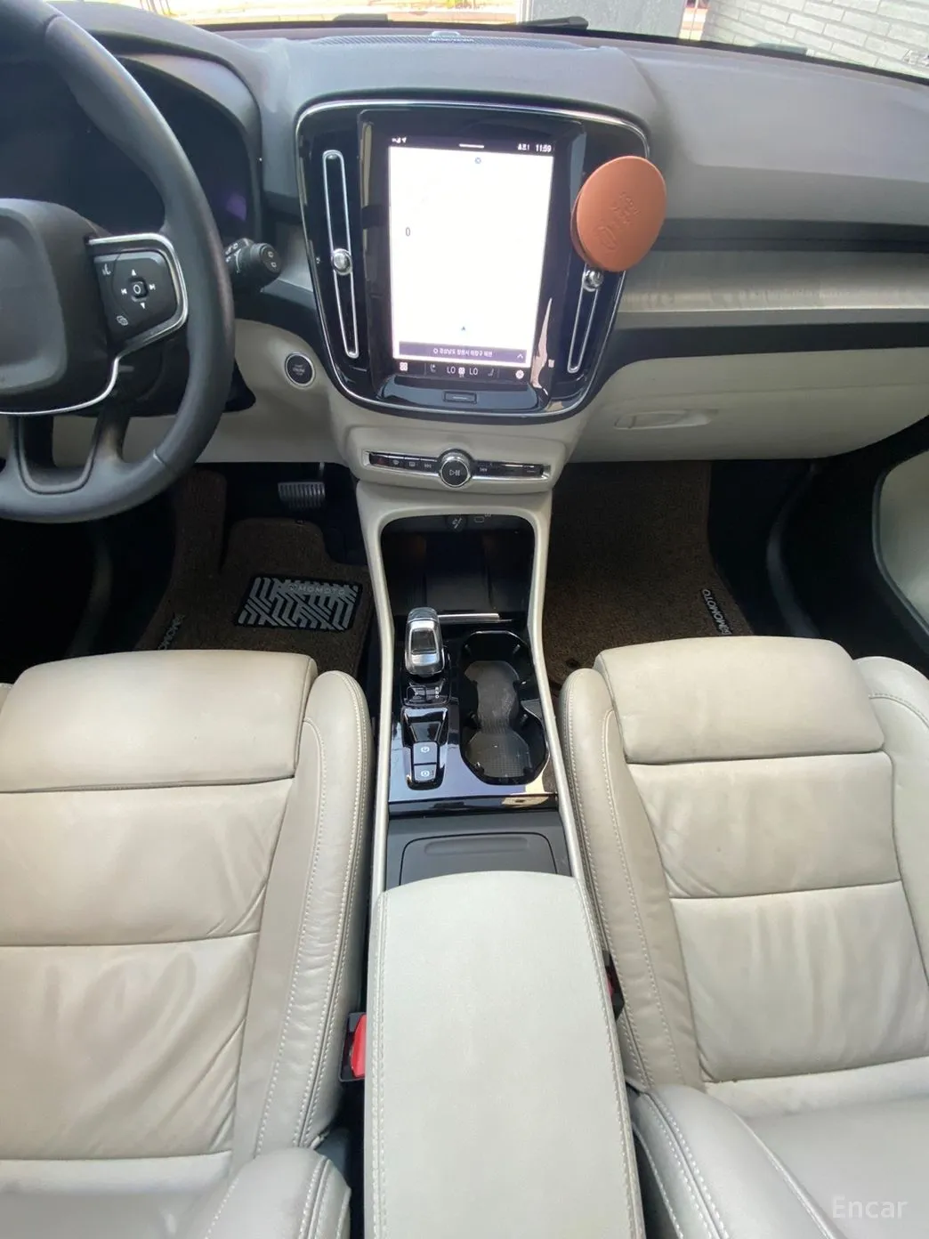 Volvo XC40 превью 13