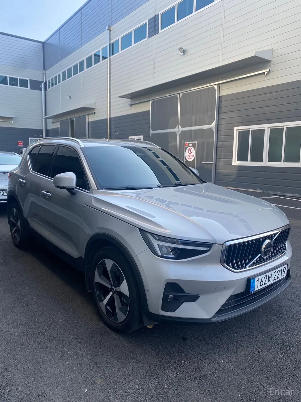 Volvo XC40 превью 3
