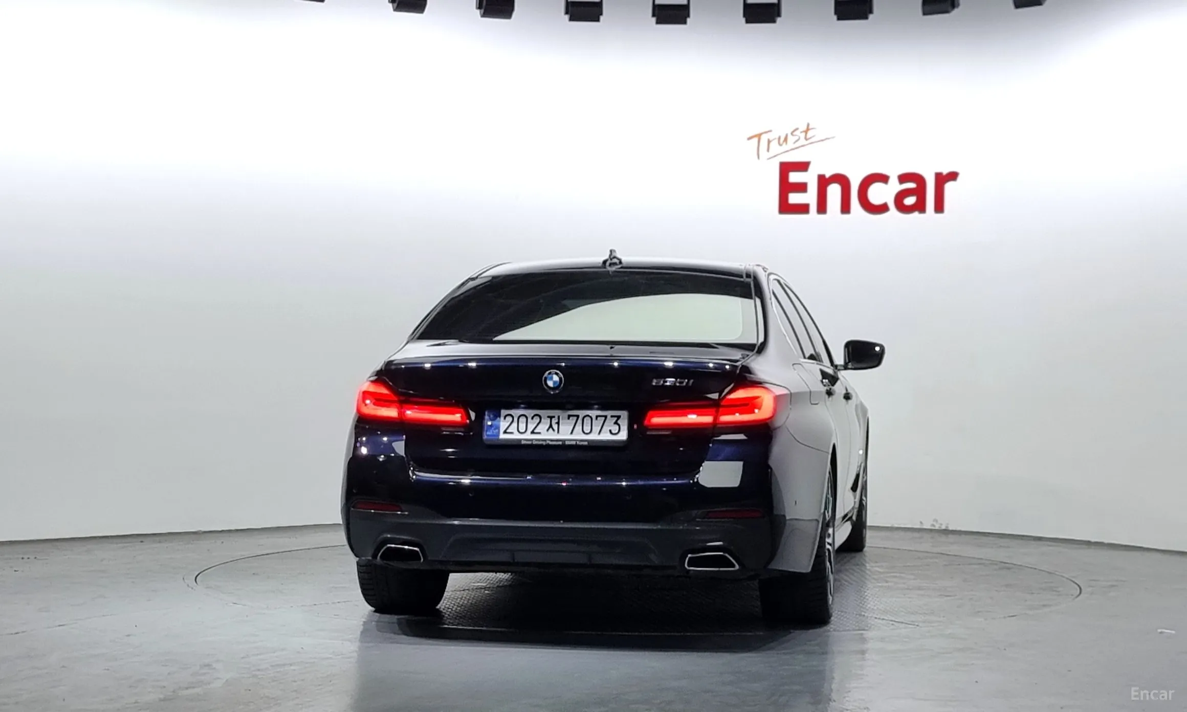 BMW 5 Series (G30) превью 3