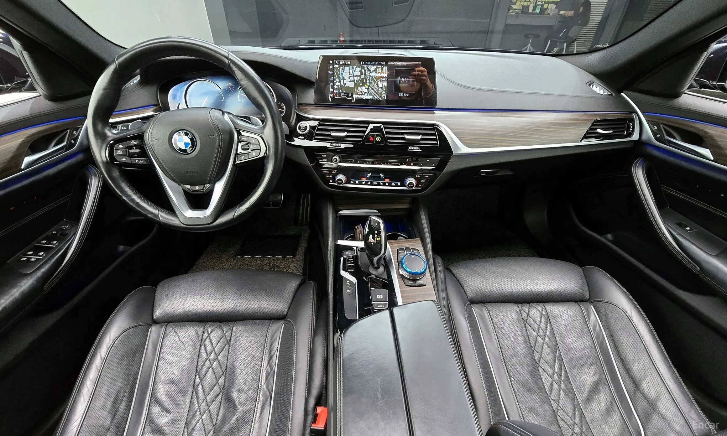 BMW 5 Series (G30) превью 4