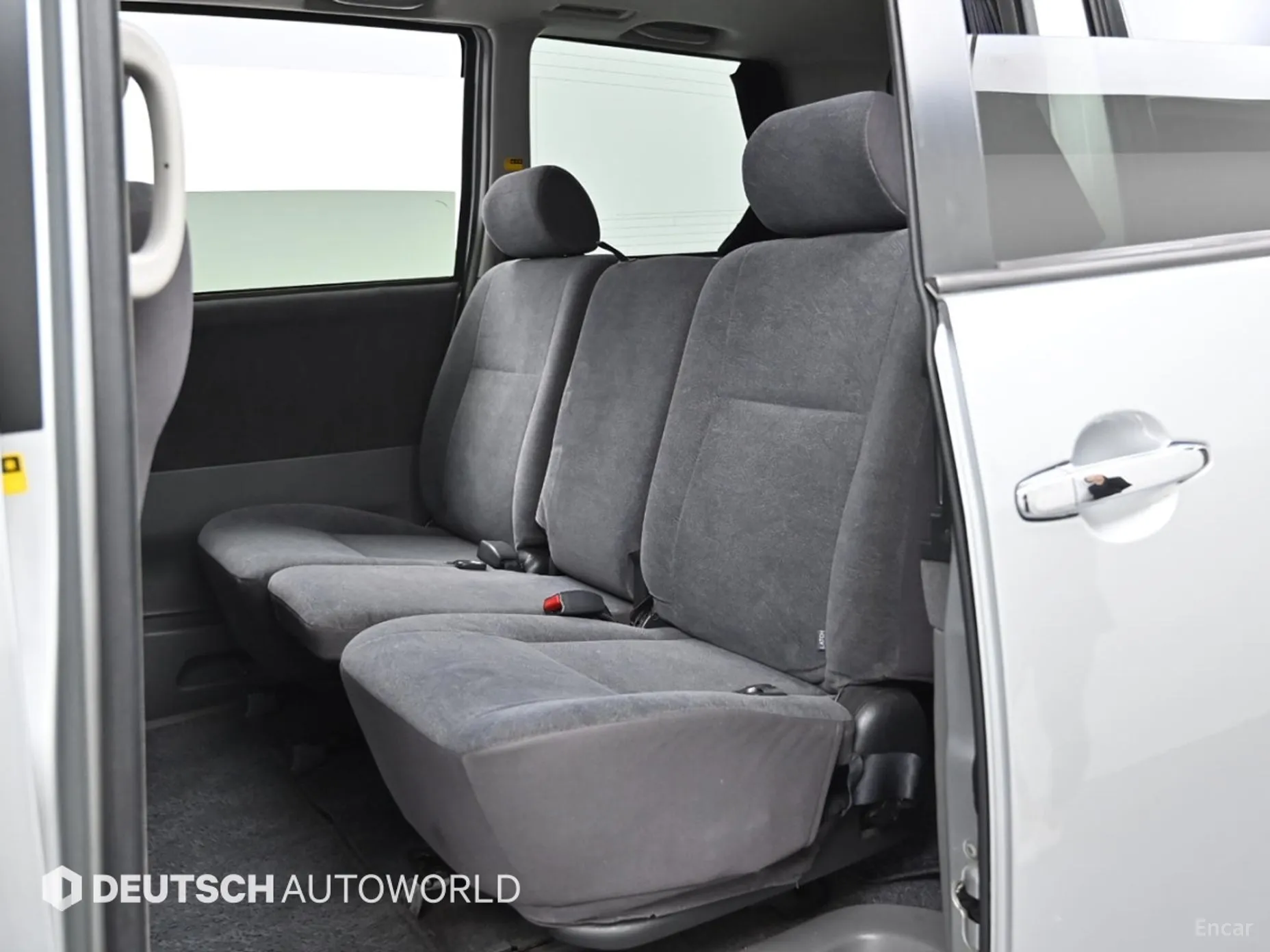 Toyota noah превью 12