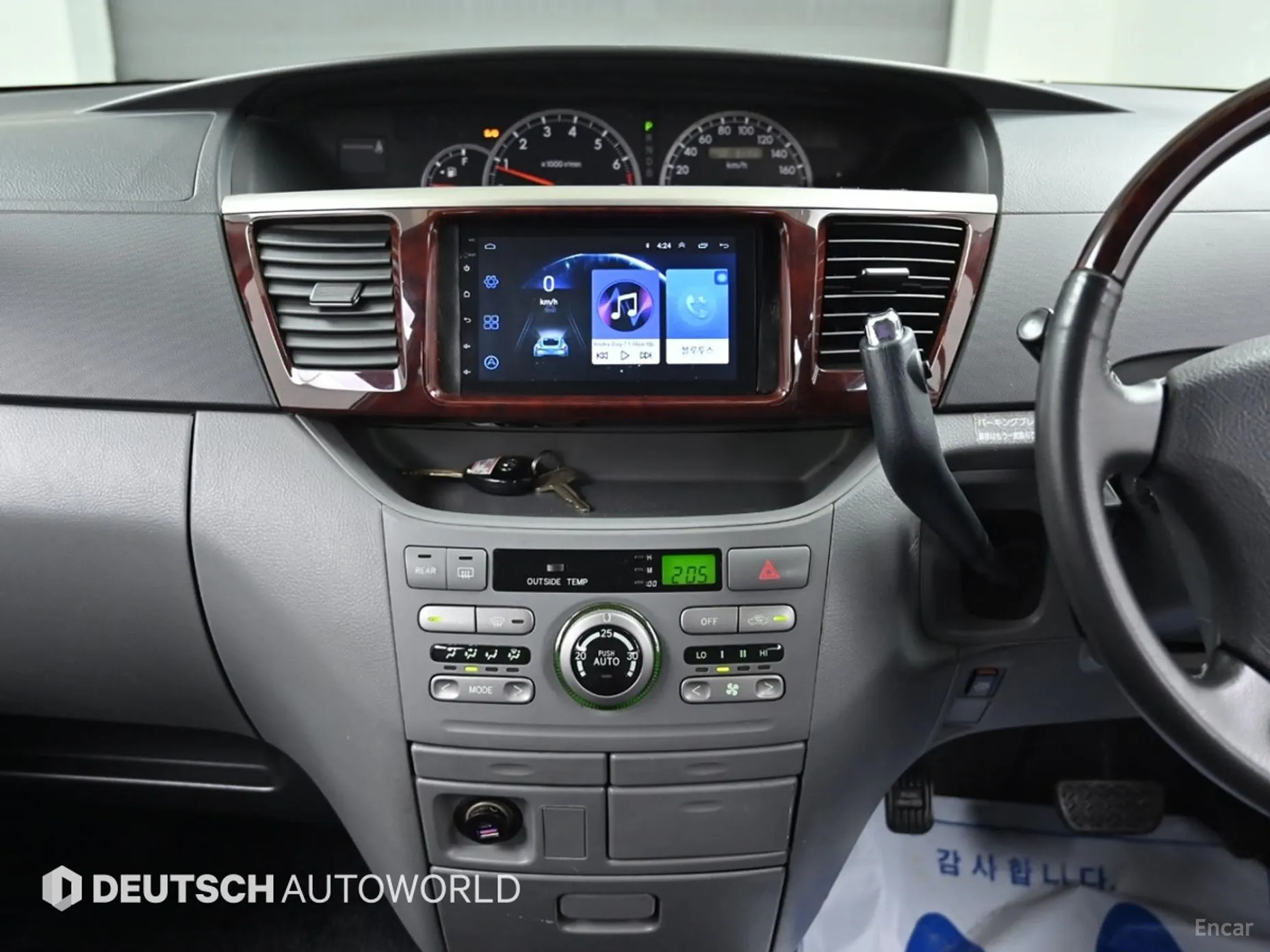 Toyota noah превью 14