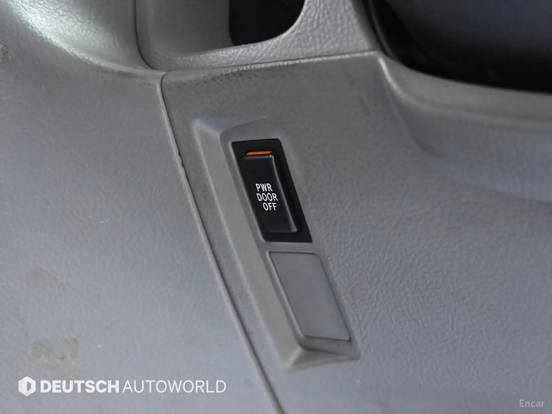Toyota noah превью 16