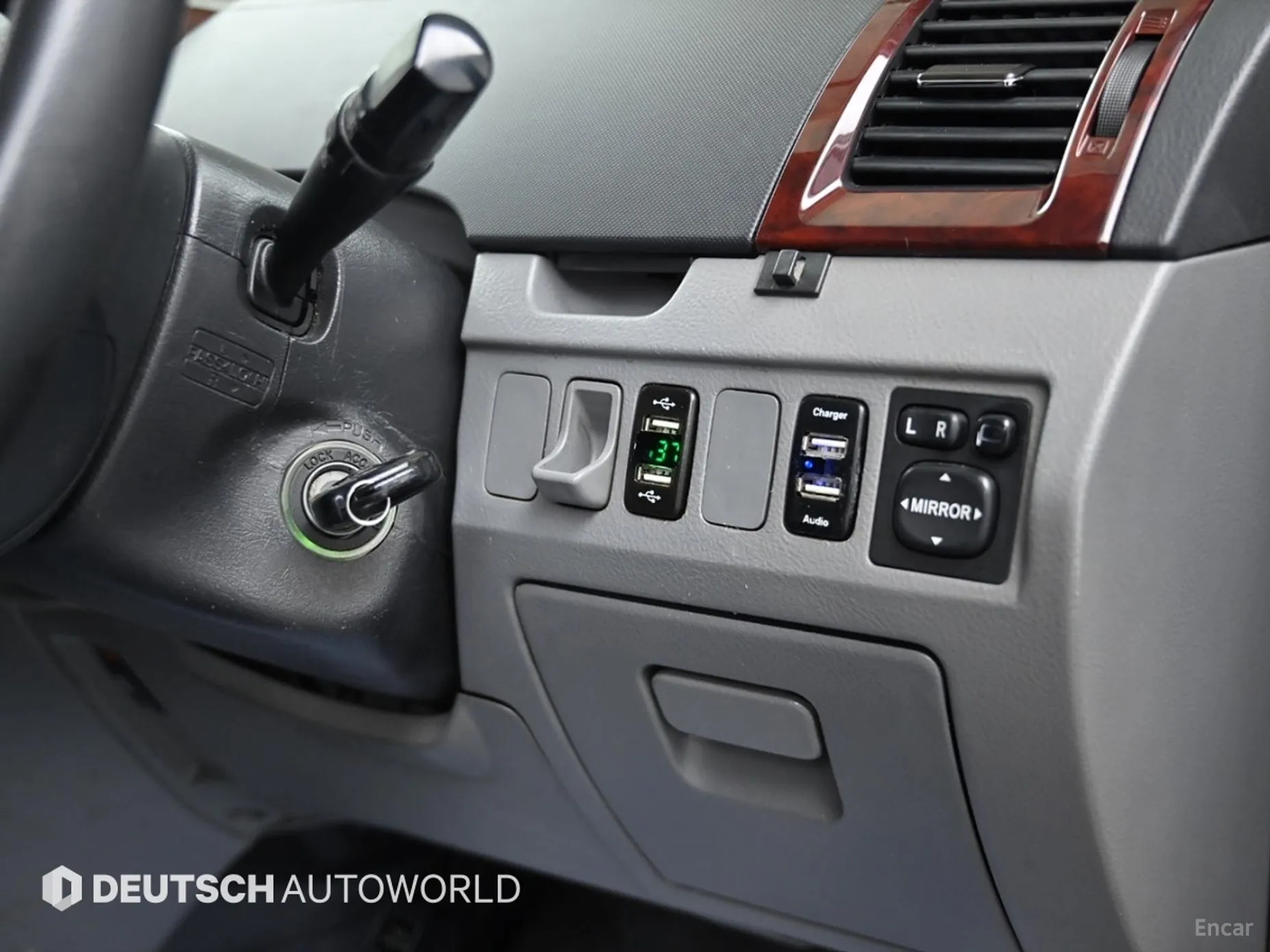 Toyota noah превью 17