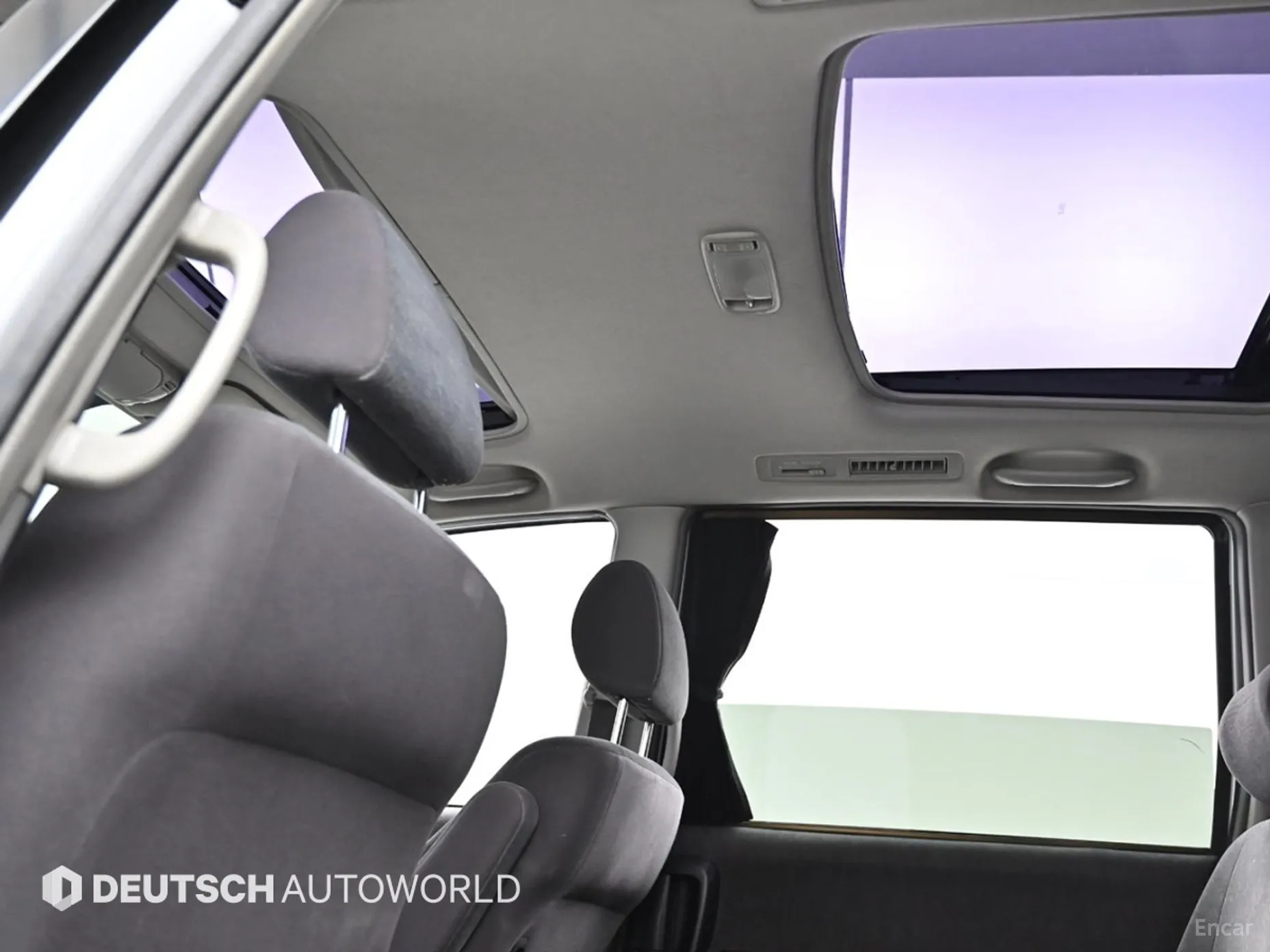 Toyota noah превью 19