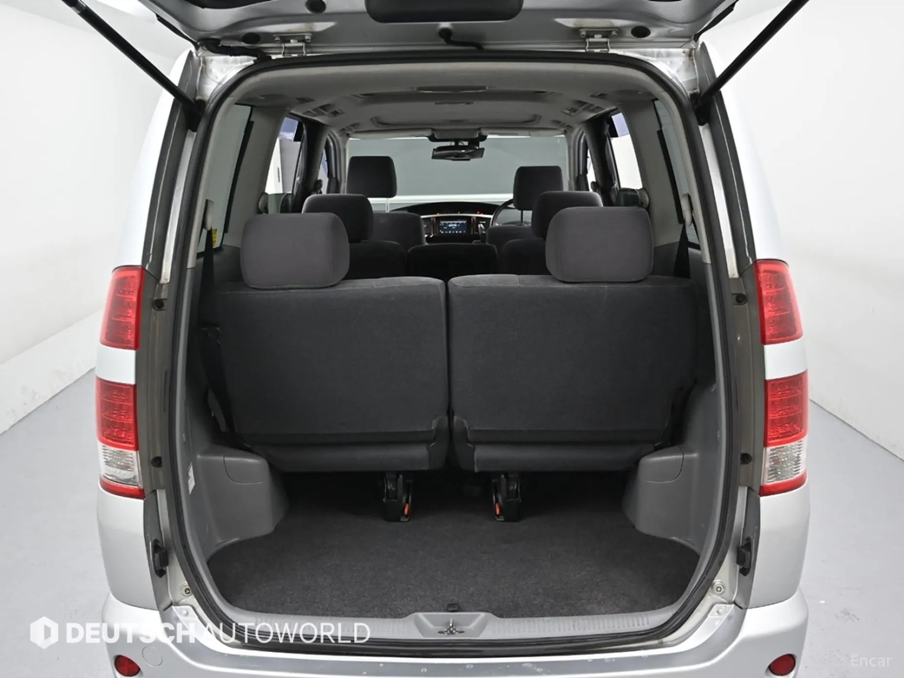 Toyota noah превью 20