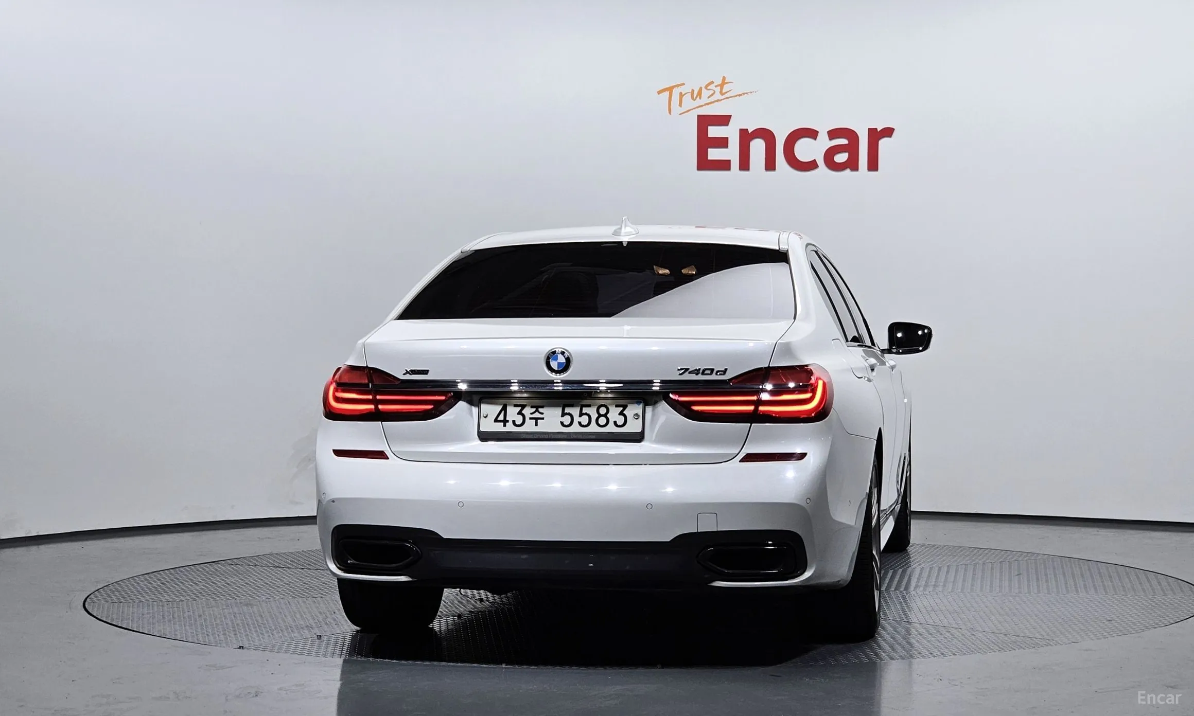 BMW 7 Series (G11) превью 3
