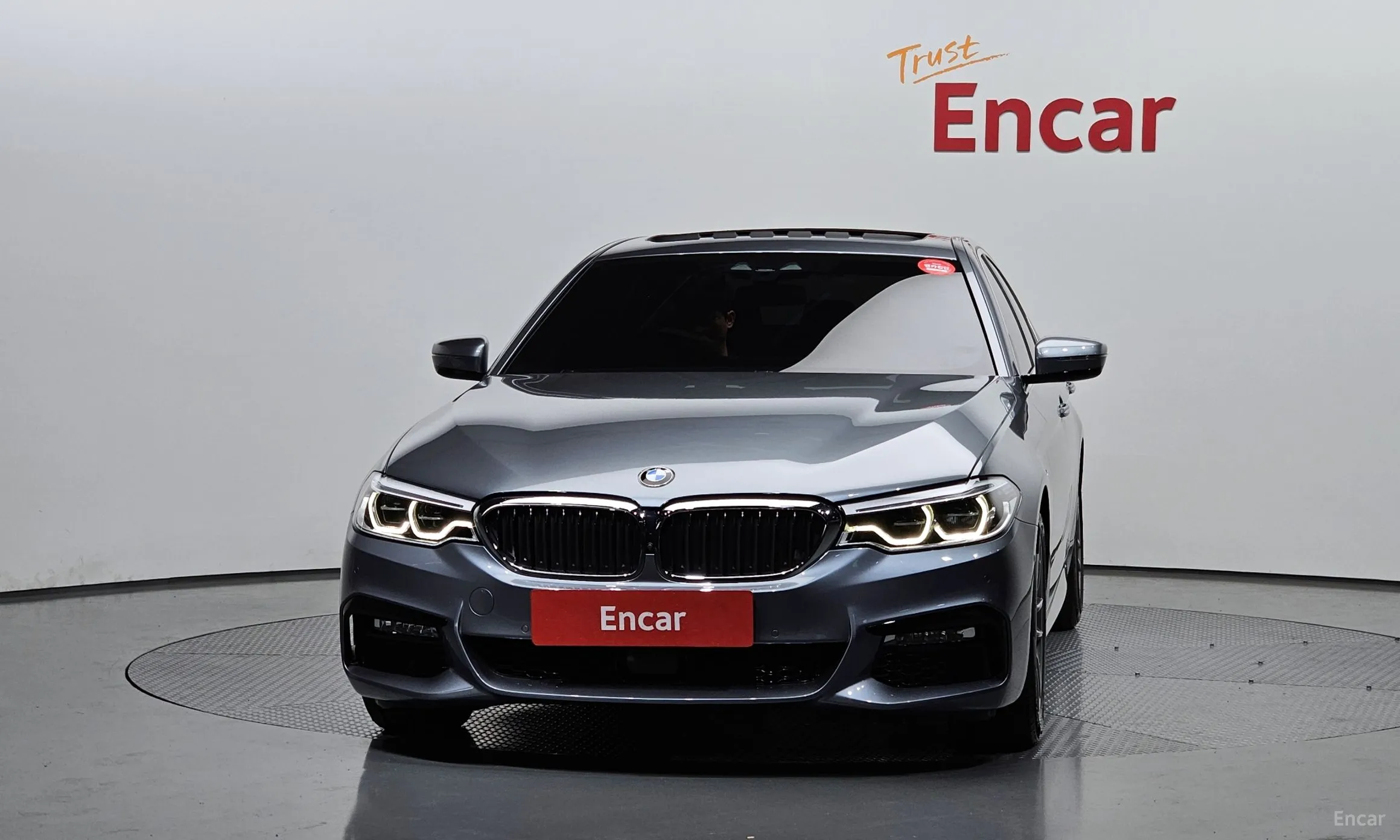 BMW 5 Series (G30) превью 2