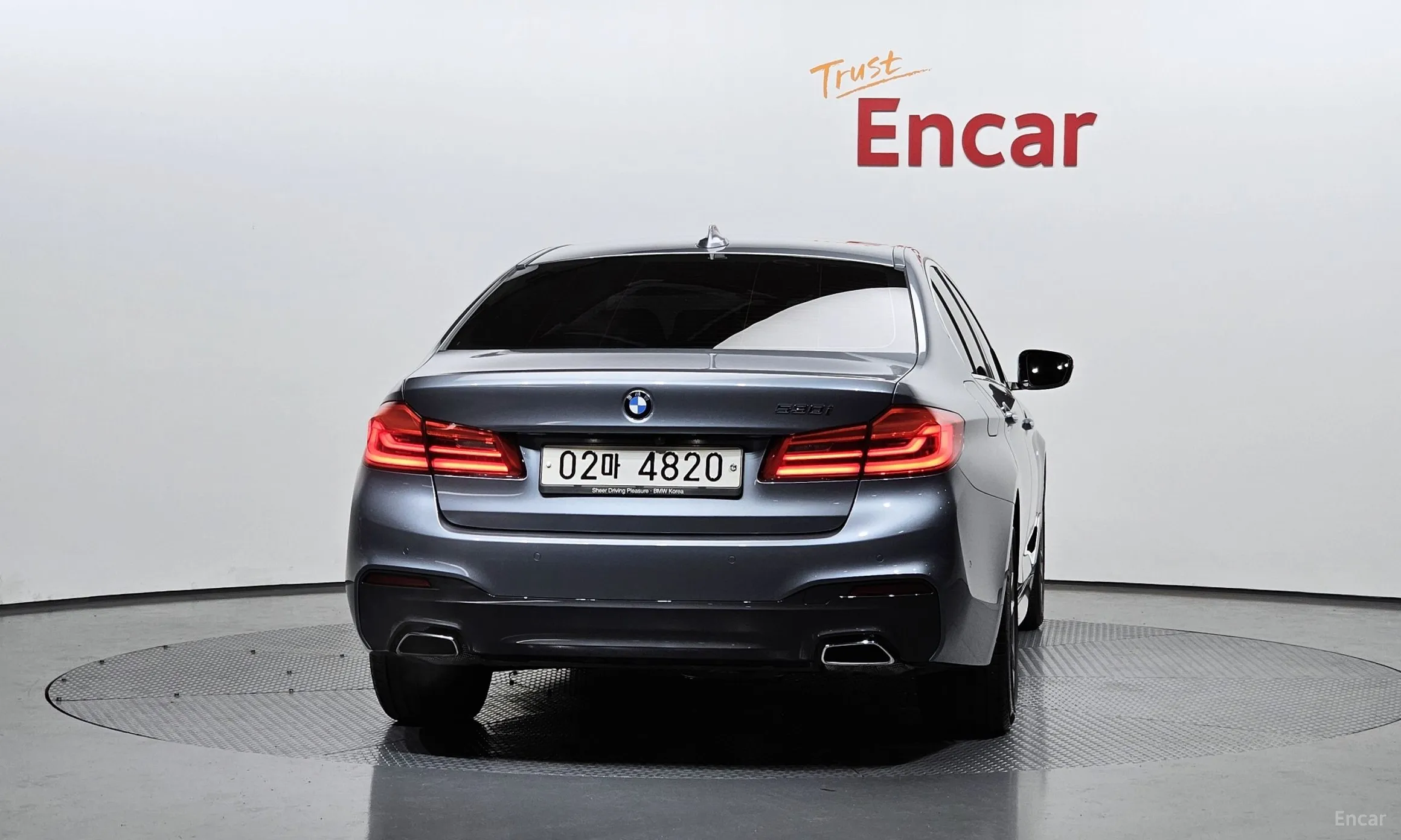 BMW 5 Series (G30) превью 3