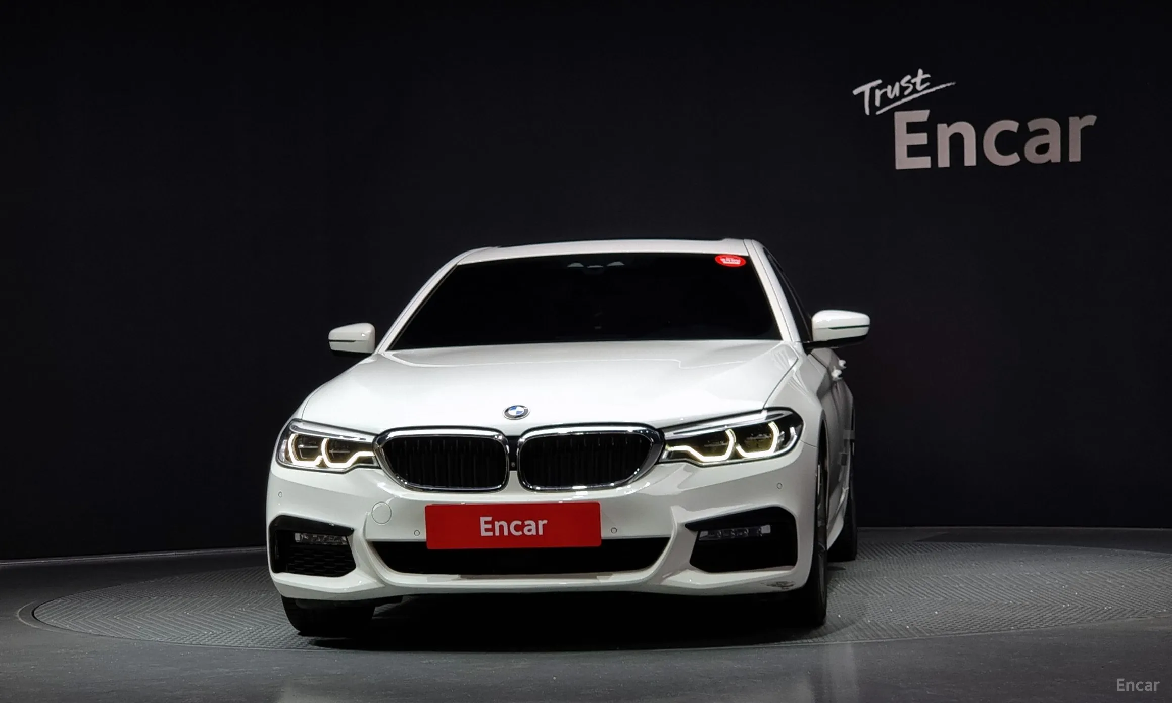 BMW 5 Series (G30) превью 2