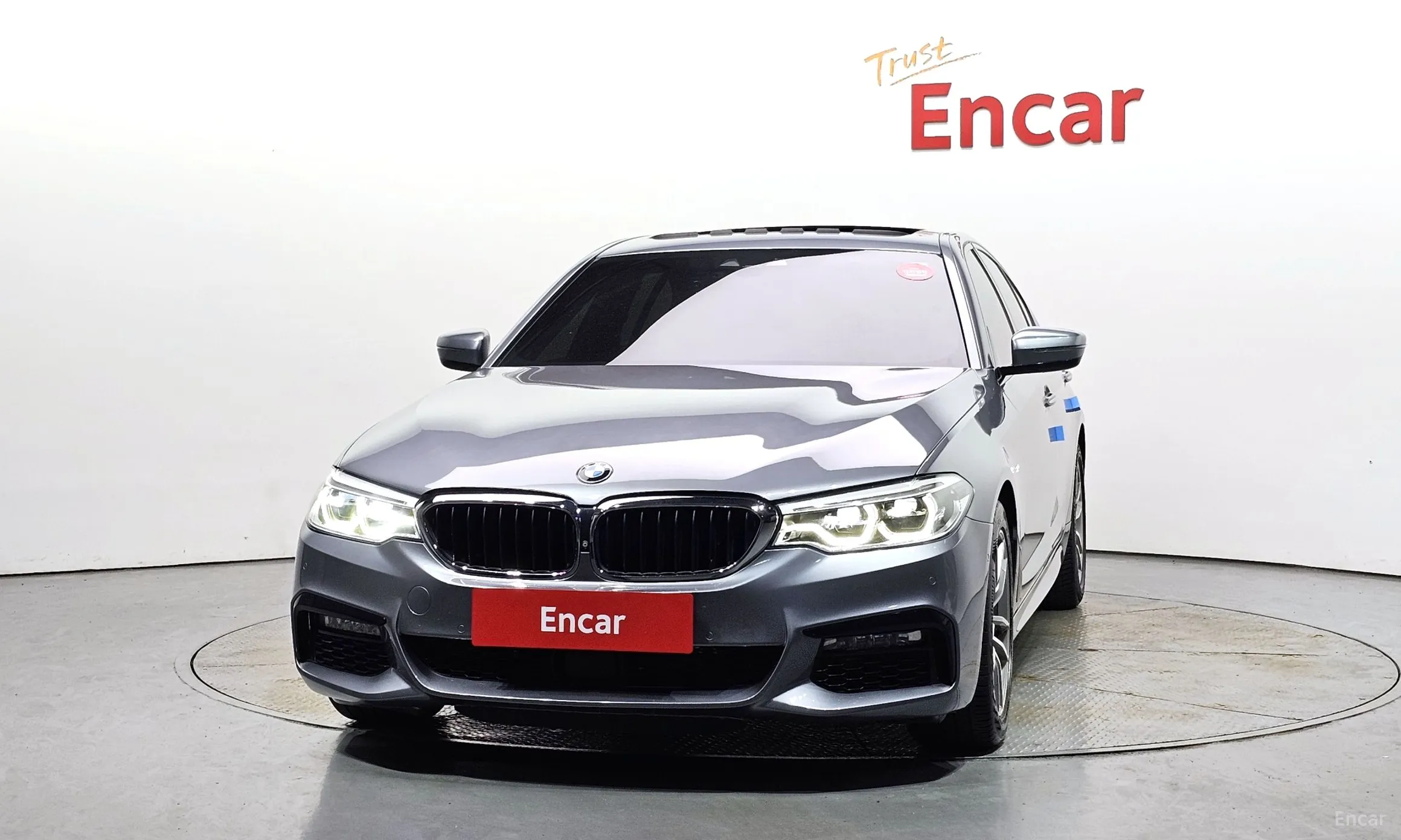 BMW 5 Series (G30) превью 2