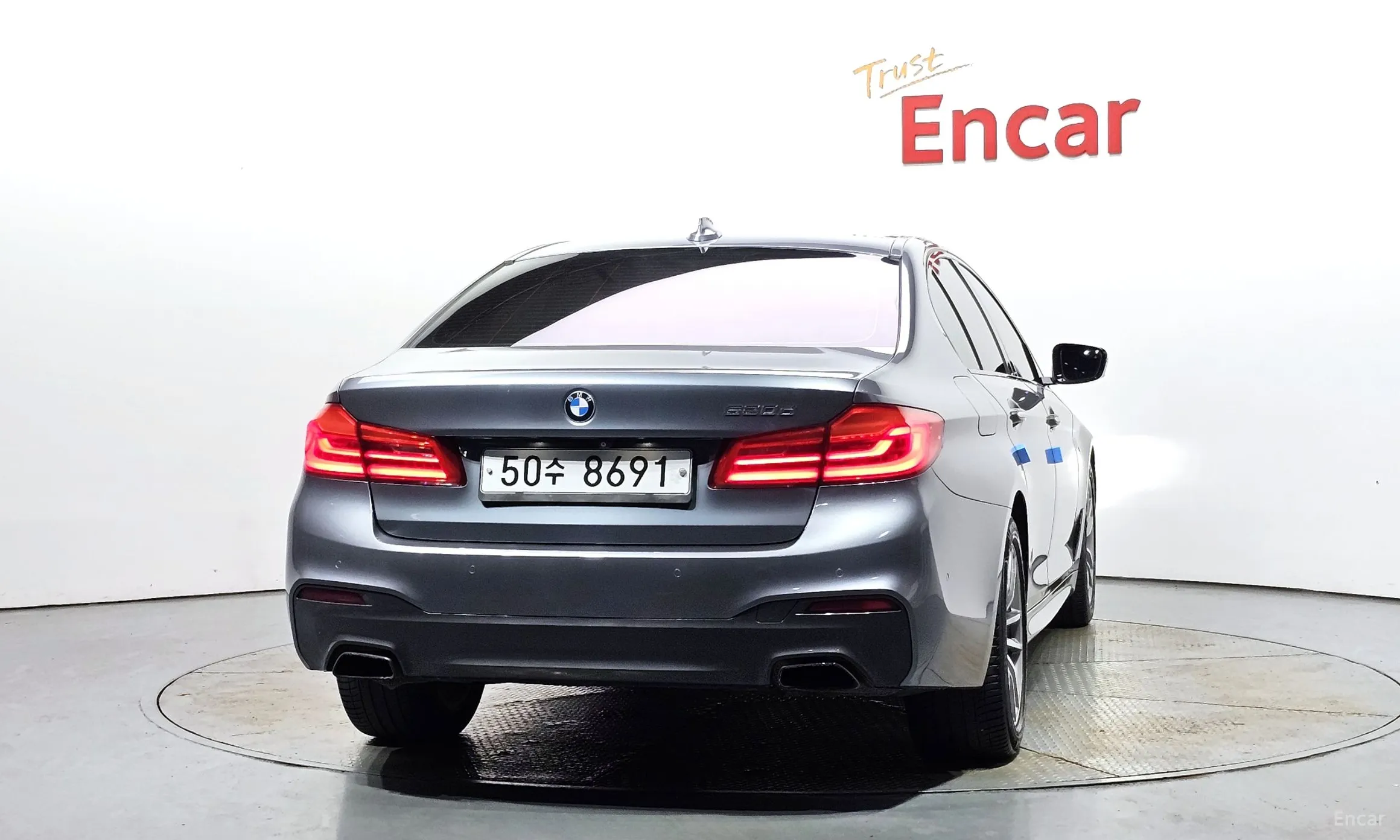 BMW 5 Series (G30) превью 3