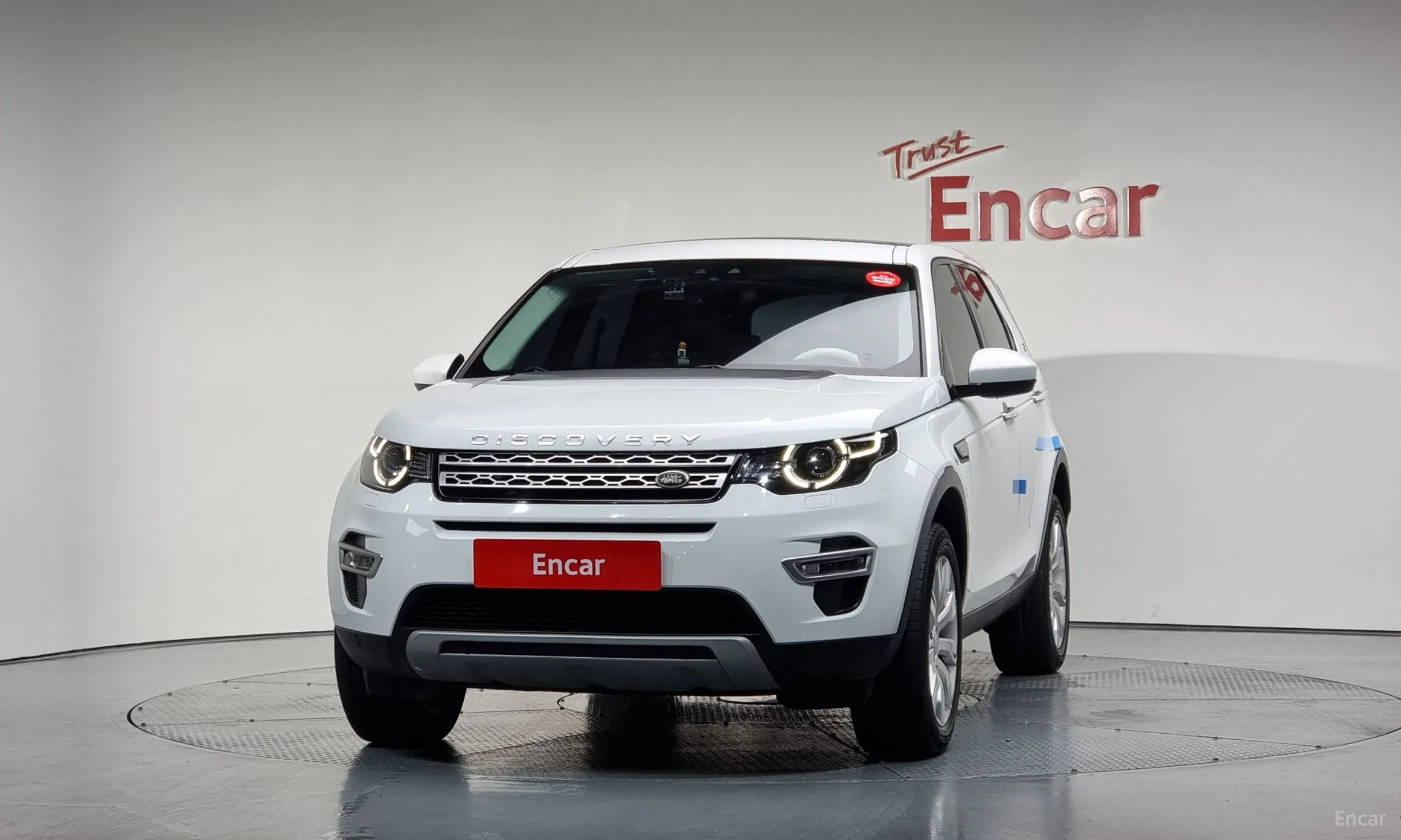 Land Rover Discovery Sports превью 2