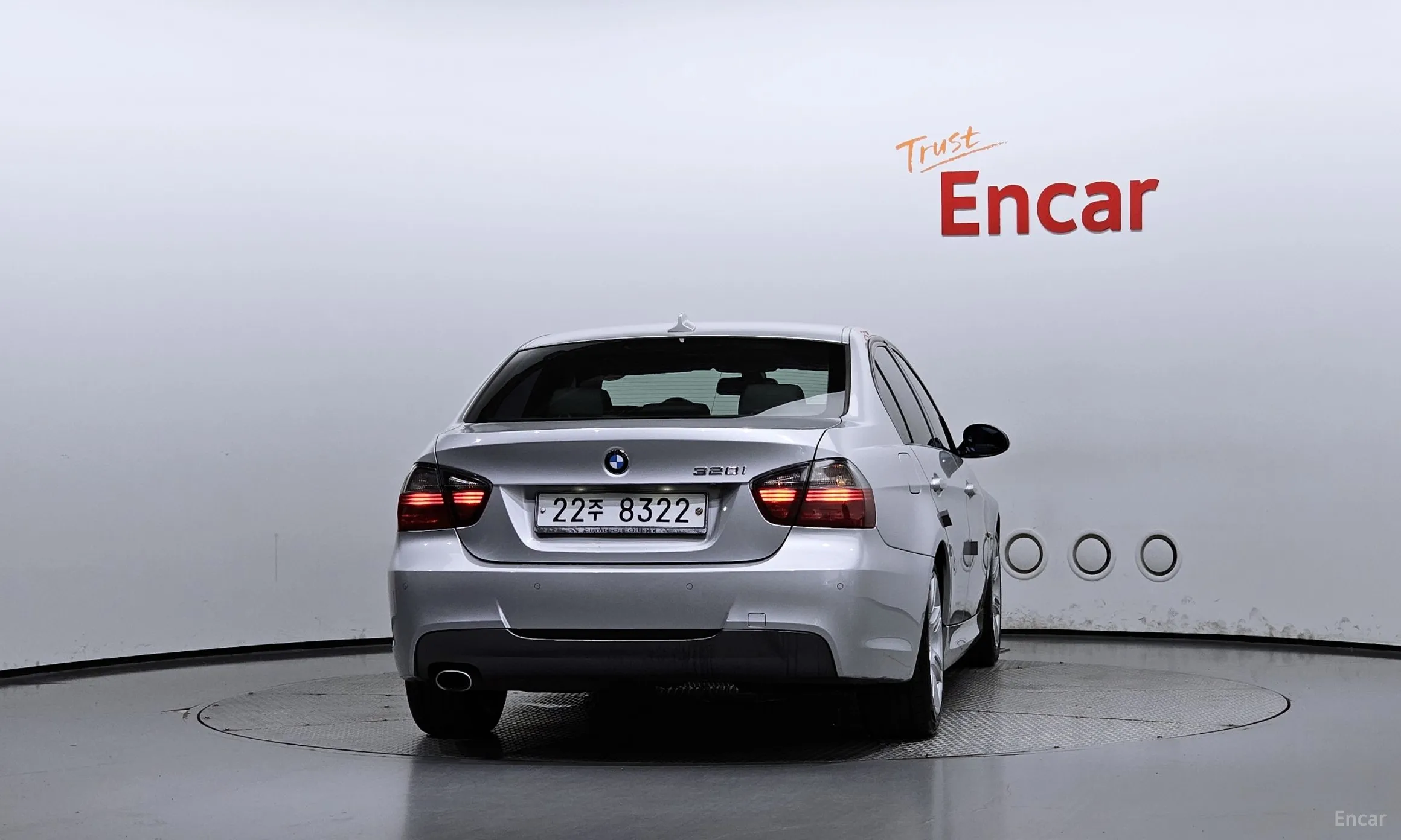 BMW 3 Series (E90) превью 3