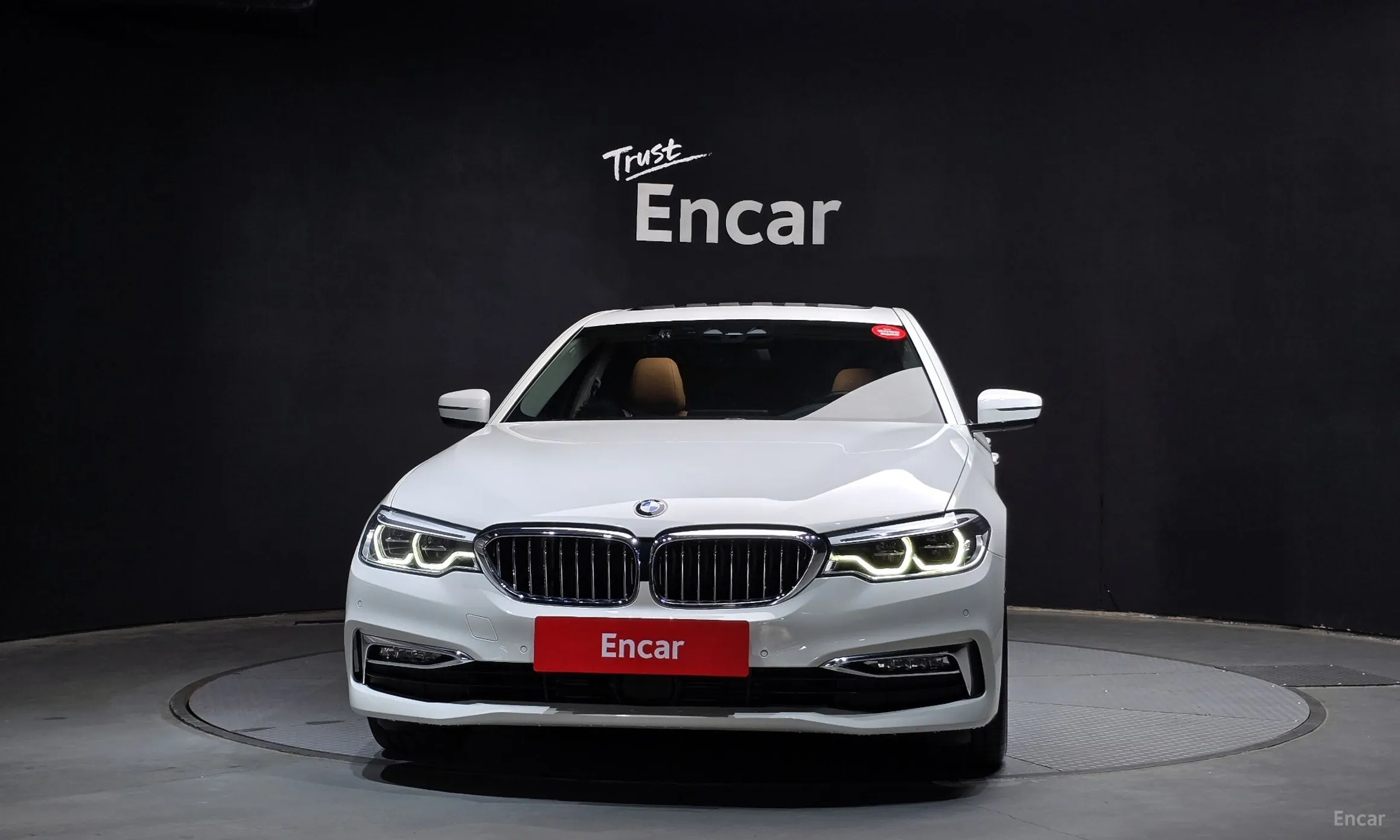 BMW 5 Series (G30) превью 2