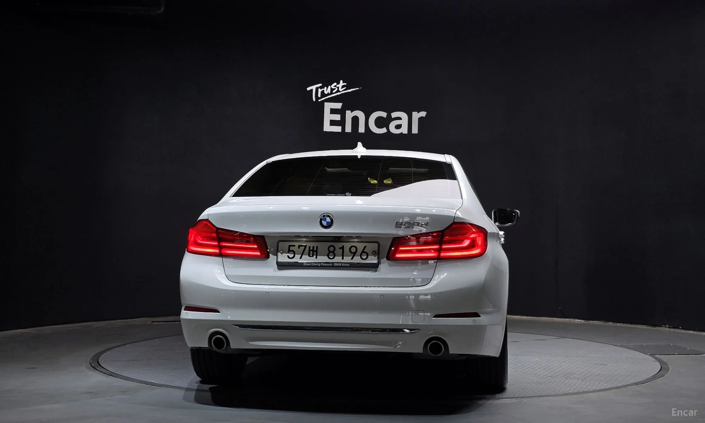 BMW 5 Series (G30) превью 3