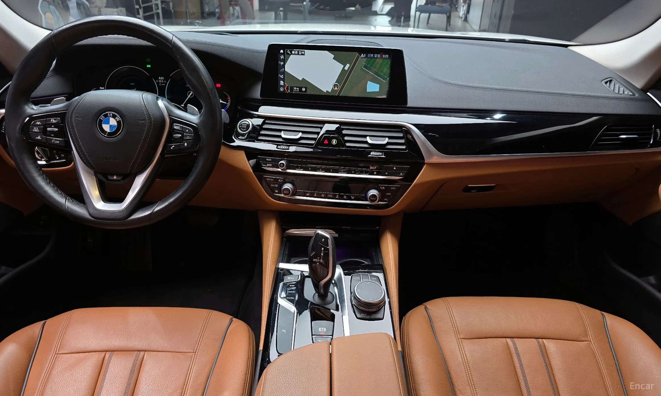 BMW 5 Series (G30) превью 4
