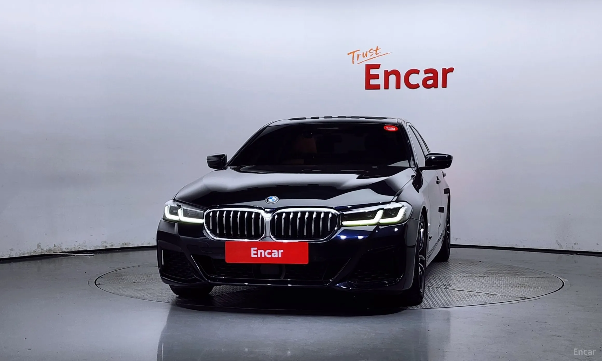 BMW 5 Series (G30) превью 2