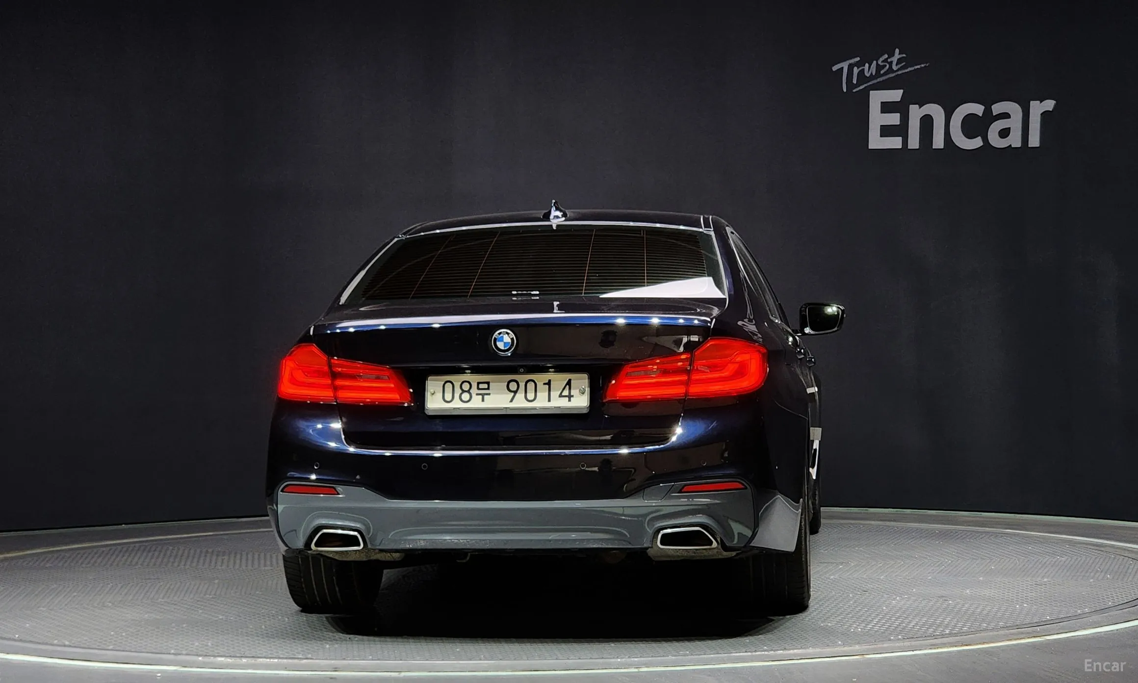 BMW 5 Series (G30) превью 3