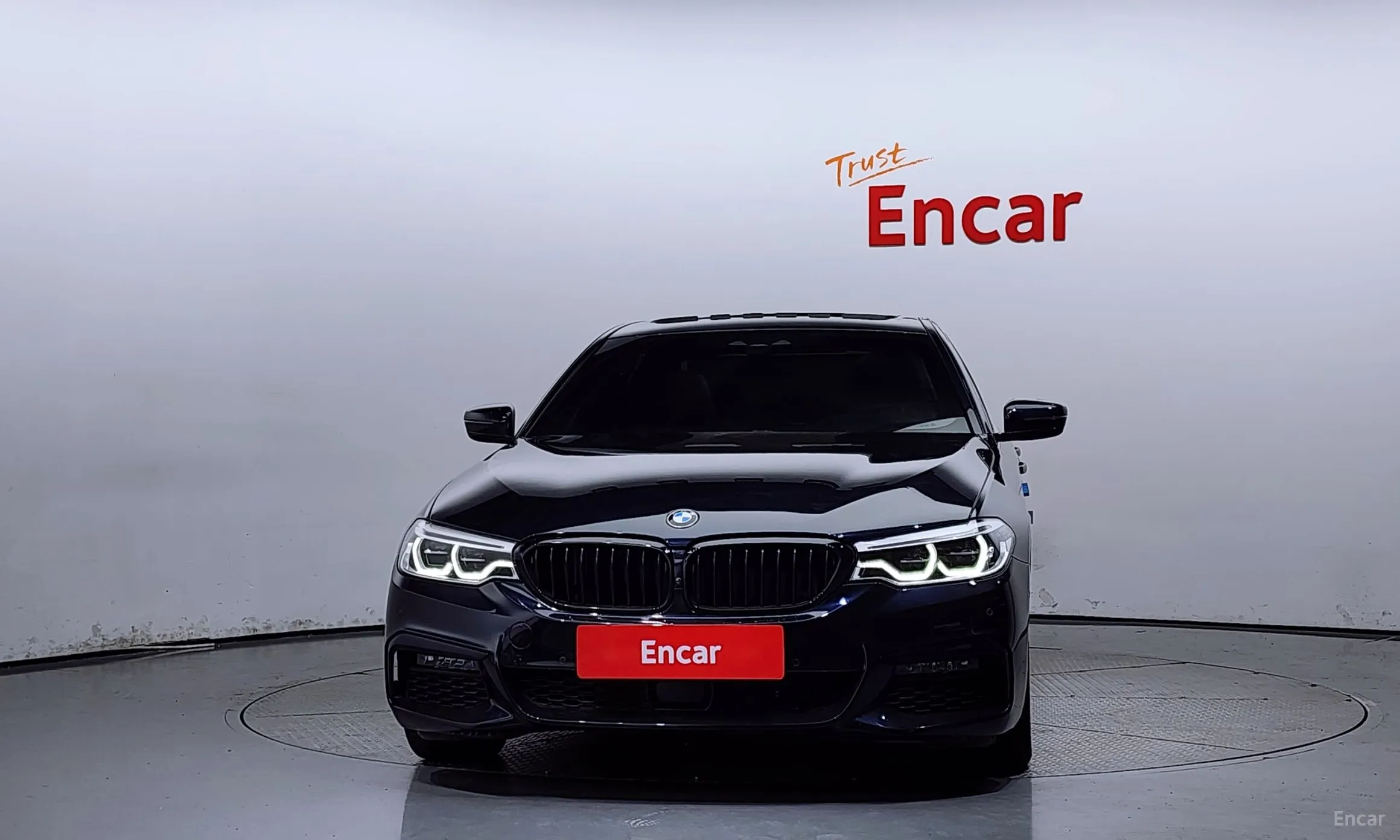 BMW 5 Series (G30) превью 2