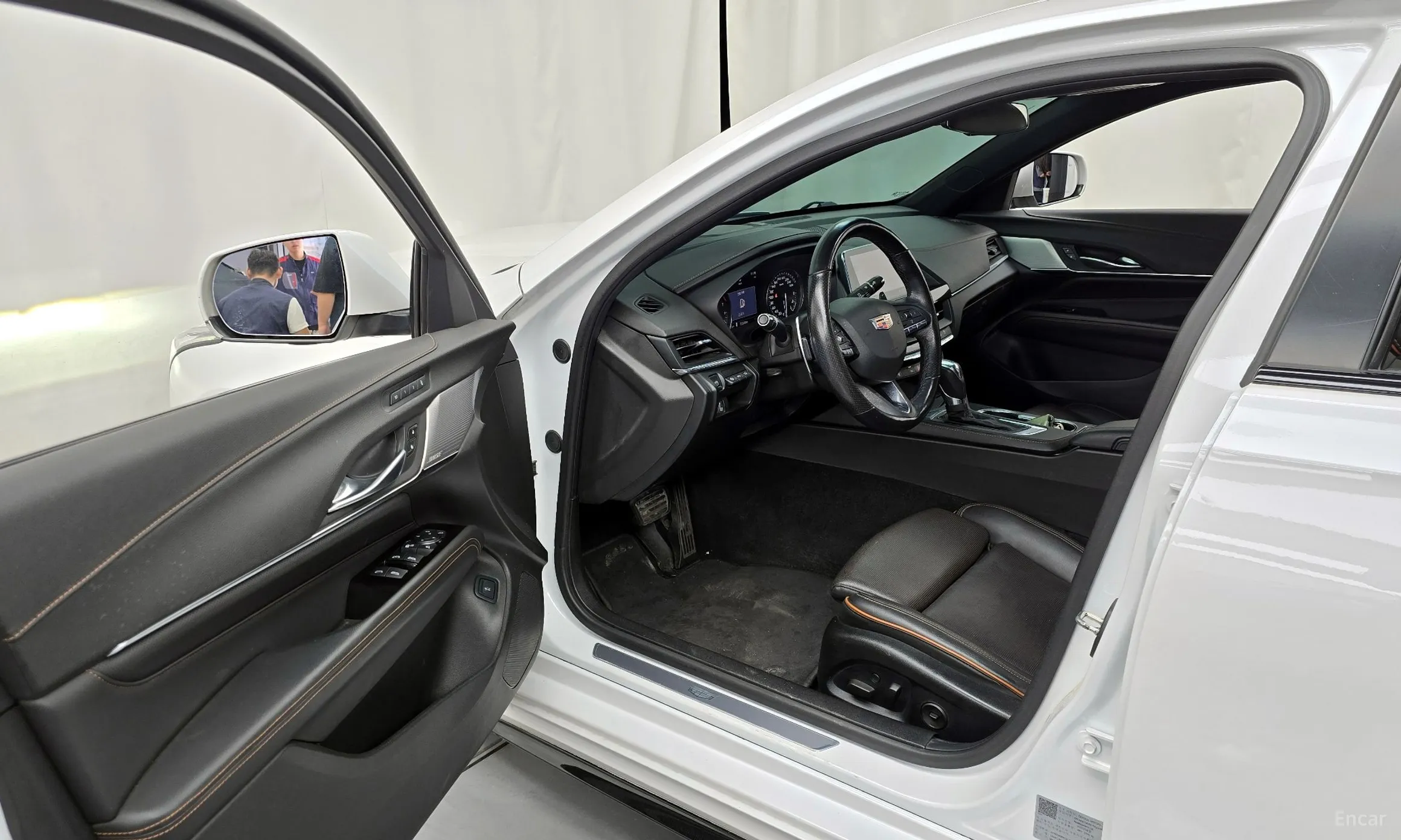 Cadillac CT4 превью 10