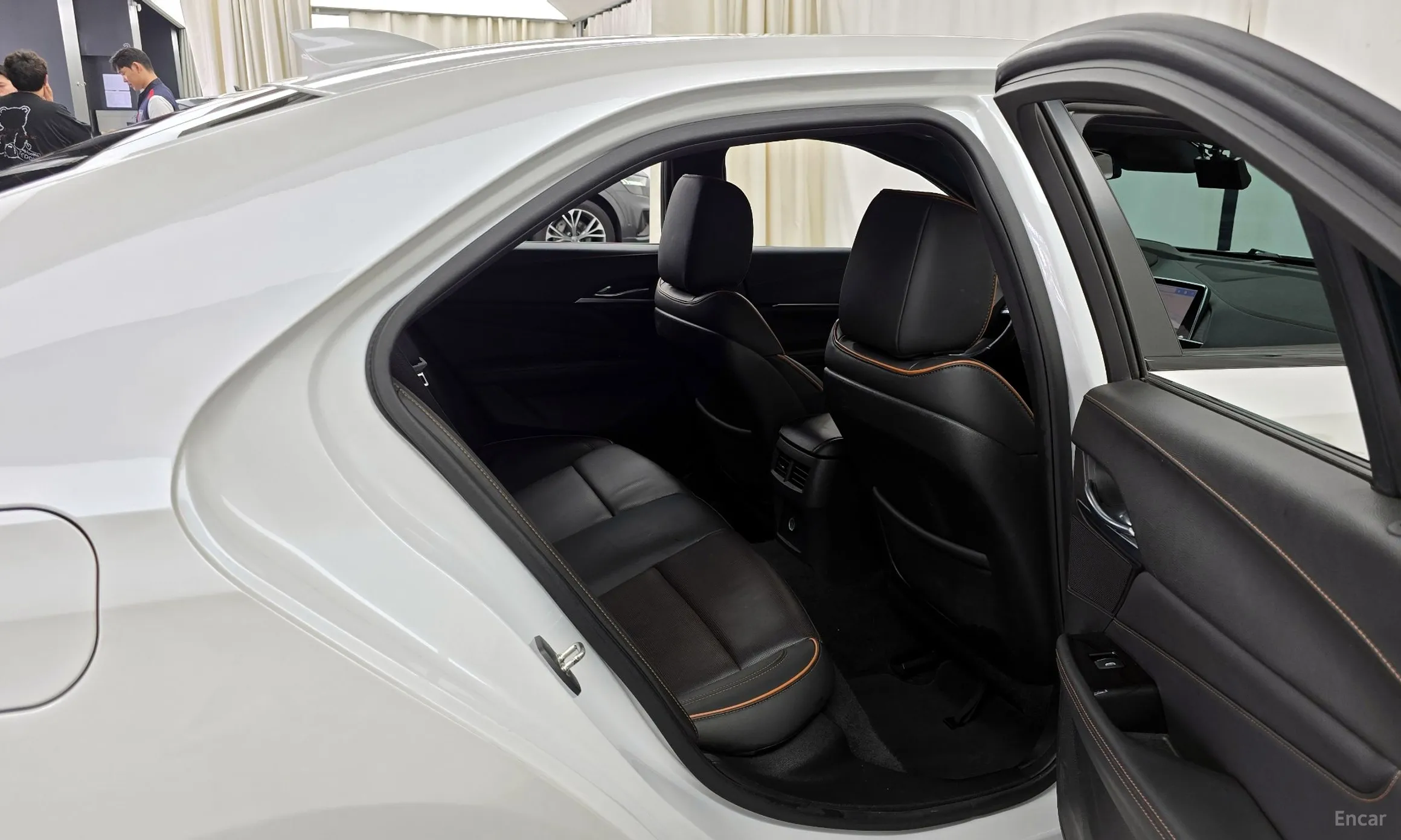 Cadillac CT4 превью 12