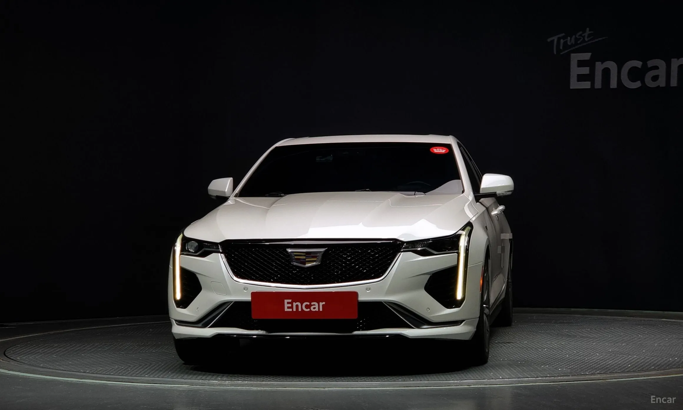 Cadillac CT4 превью 3