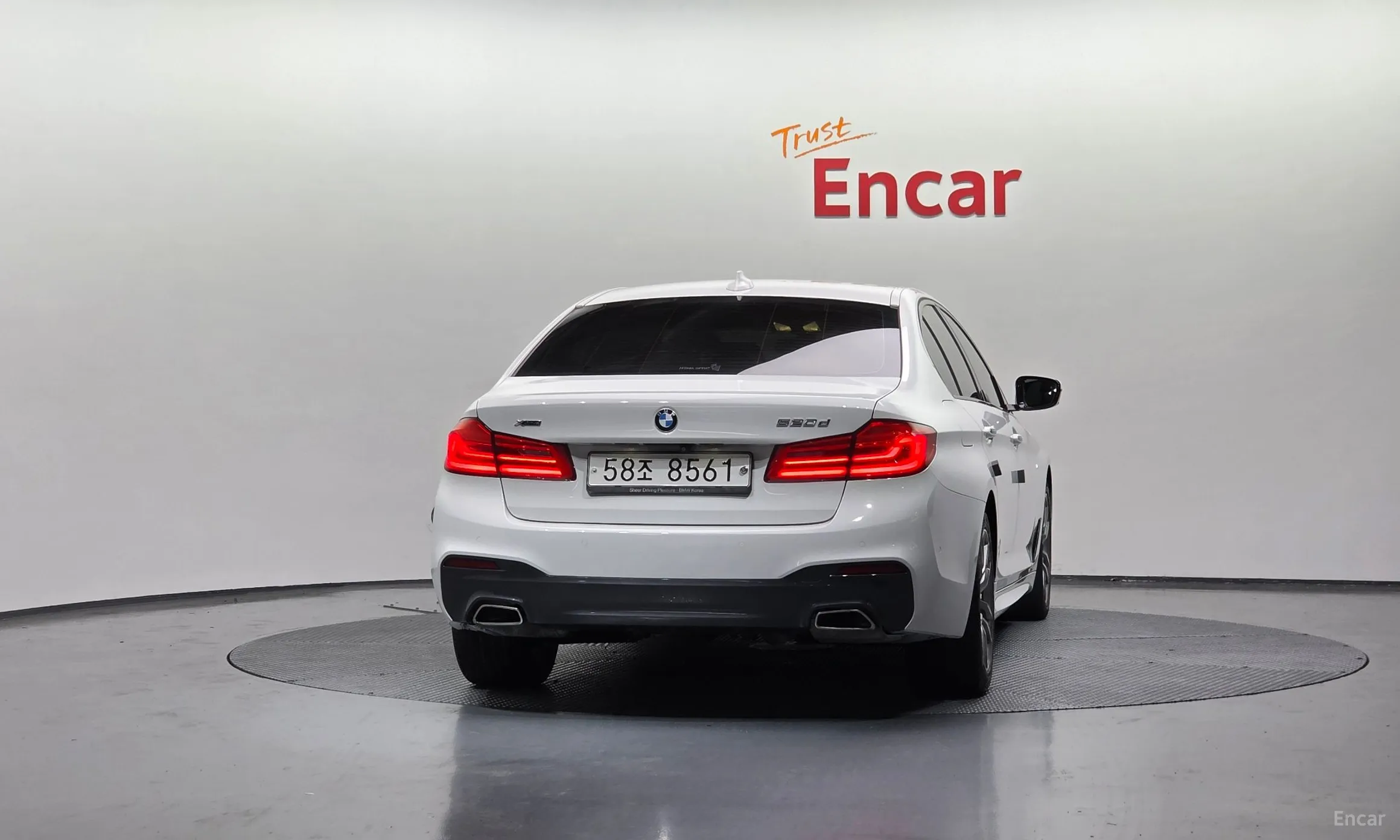 BMW 5 Series (G30) превью 3