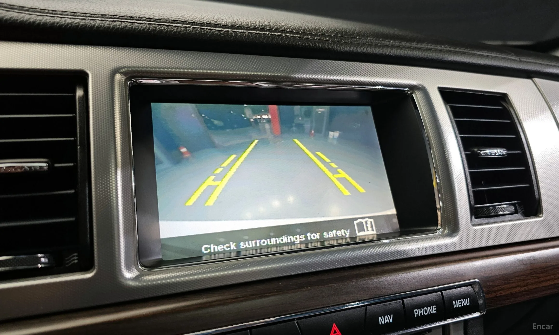 Jaguar New XF превью 16