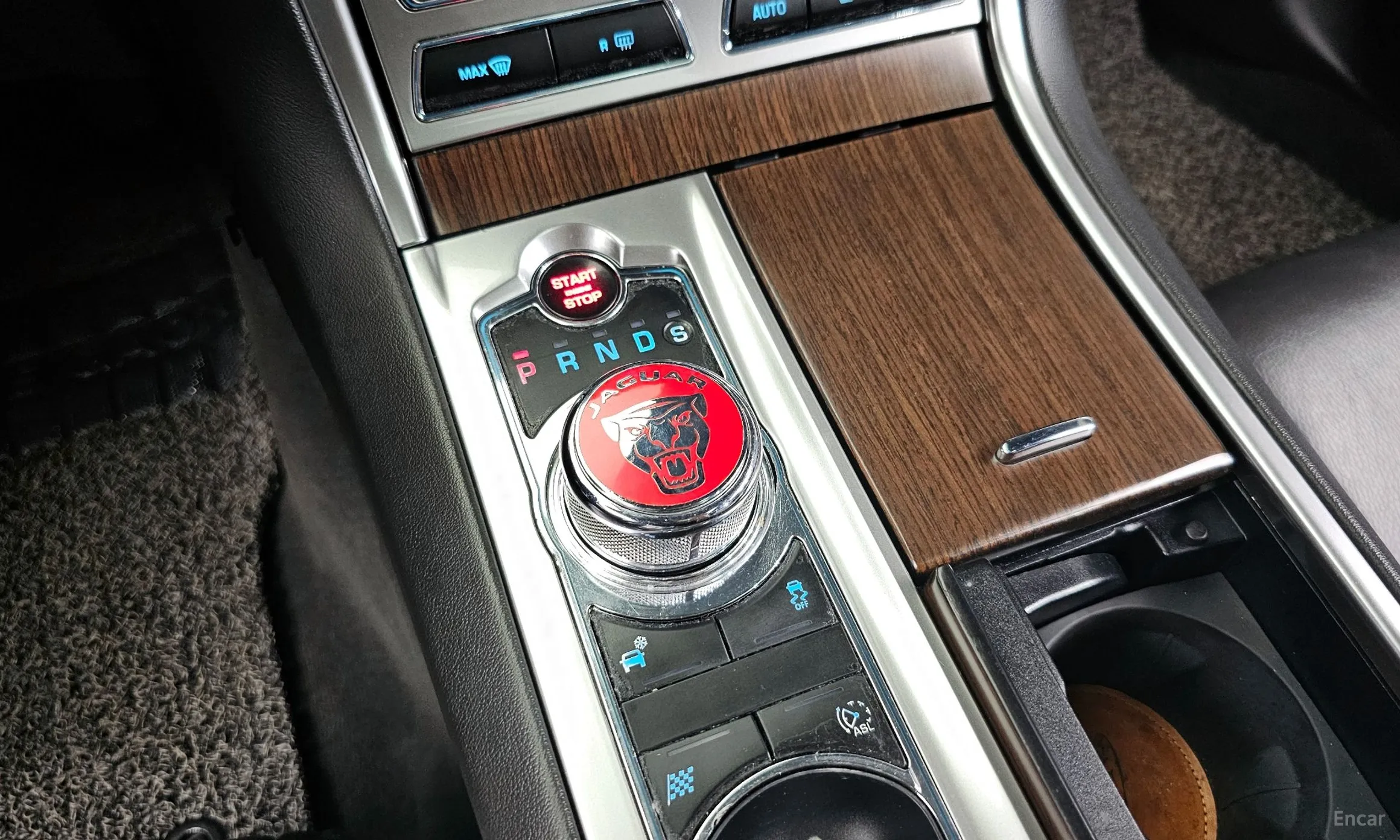 Jaguar New XF превью 9