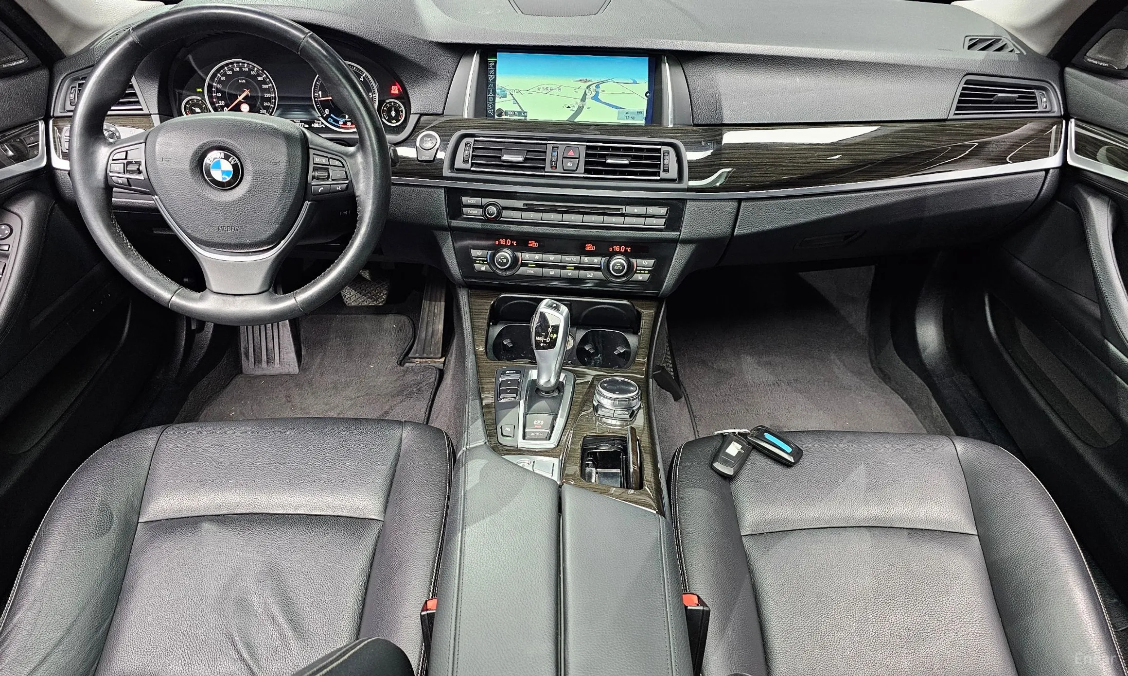 BMW 5 Series (F10) превью 4