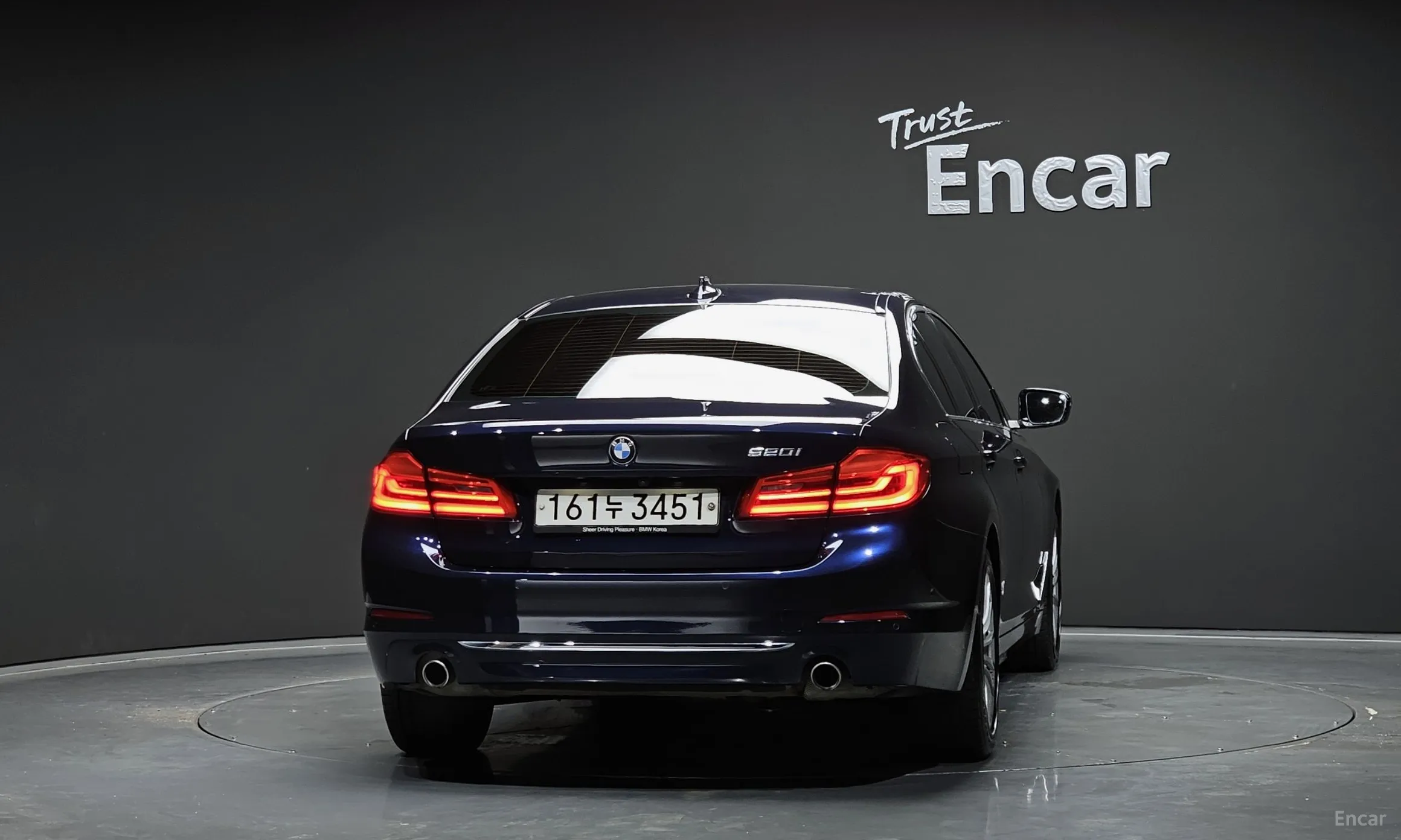BMW 5 Series (G30) превью 3