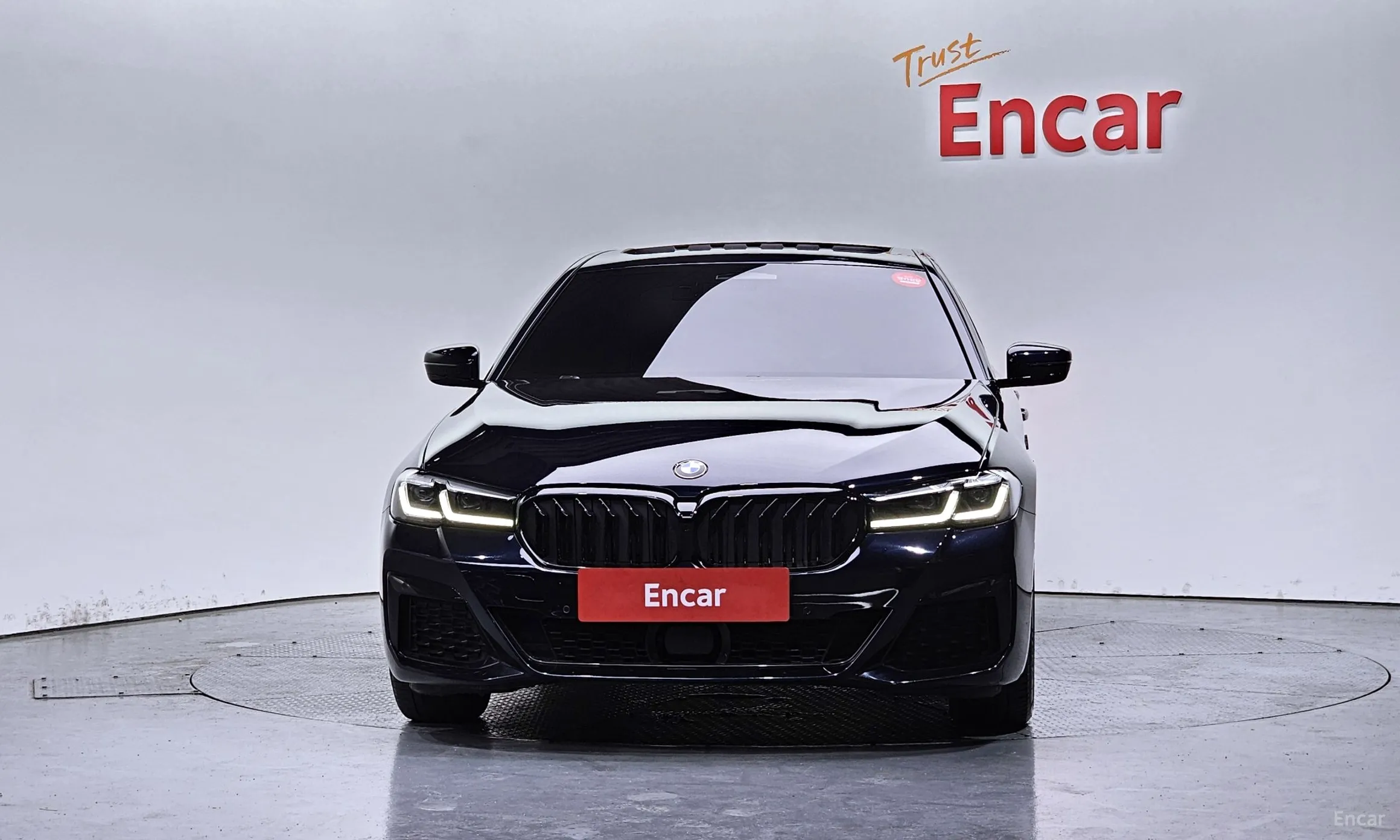 BMW 5 Series (G30) превью 2