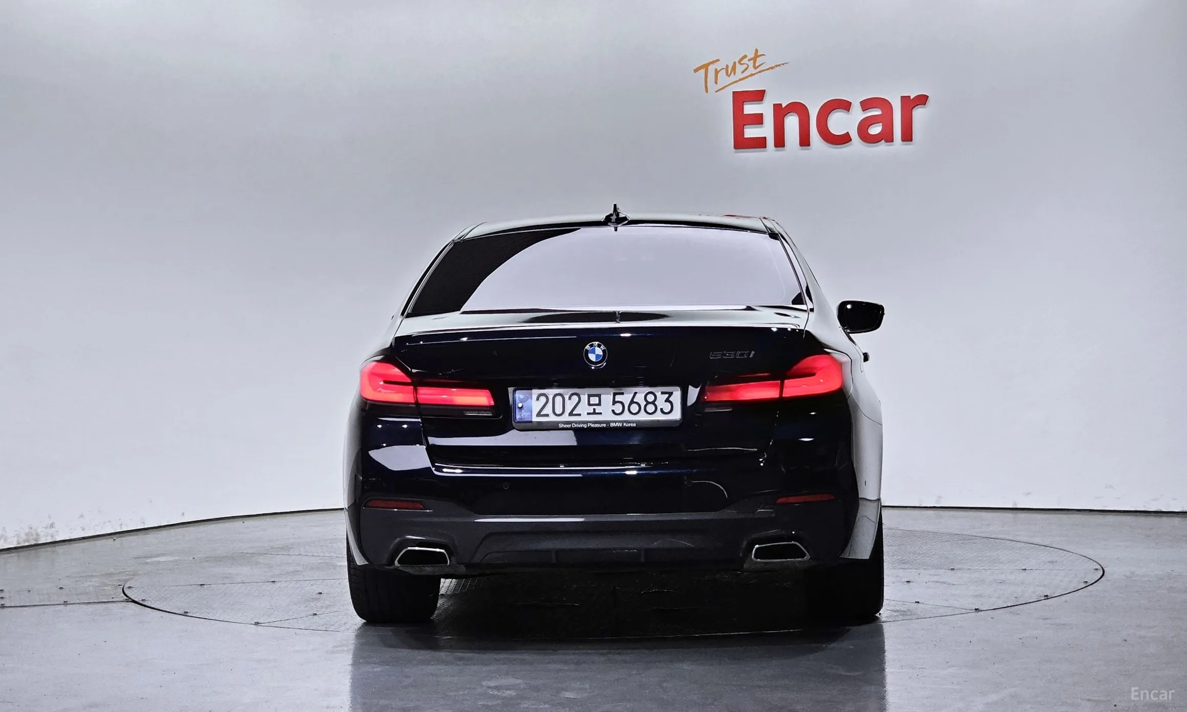 BMW 5 Series (G30) превью 3