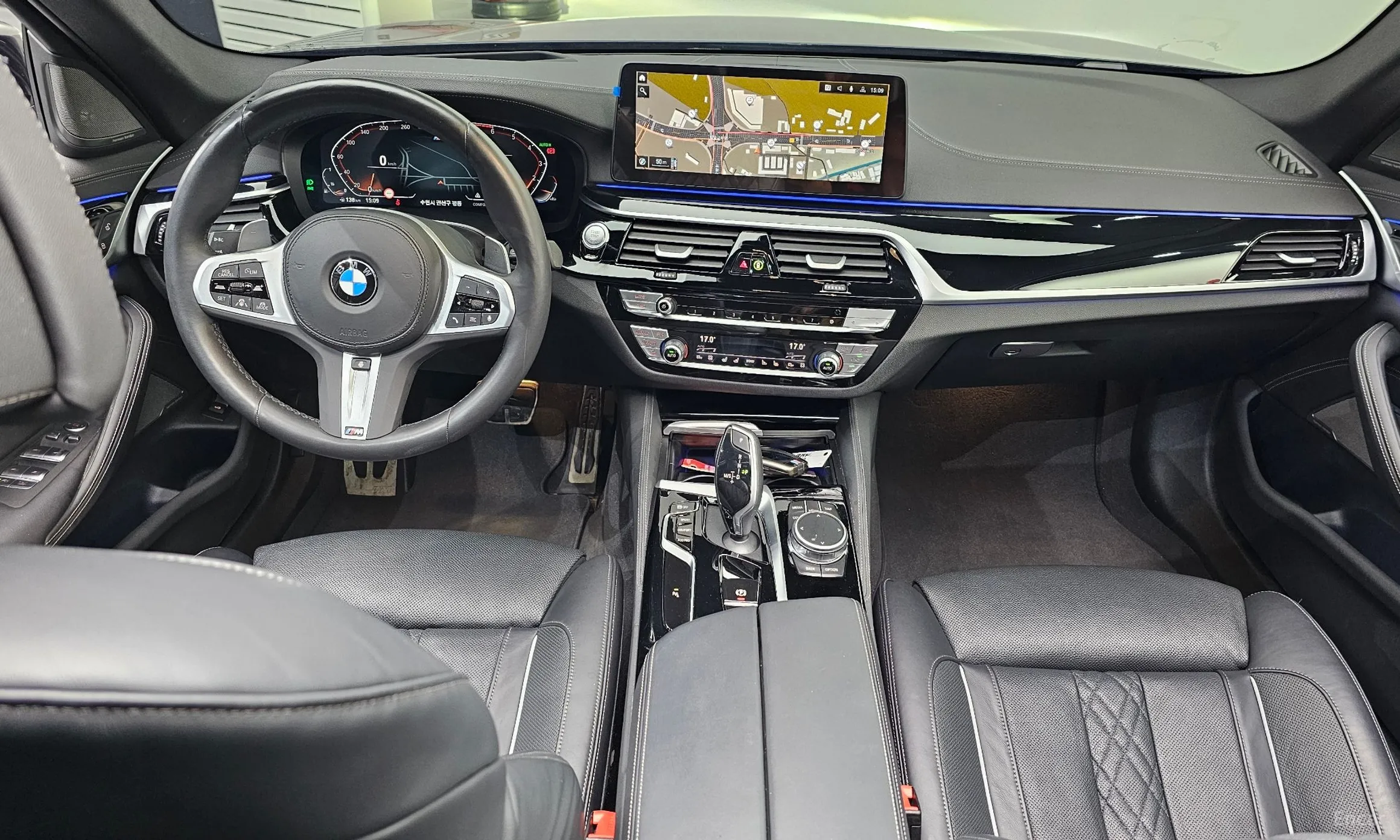 BMW 5 Series (G30) превью 4