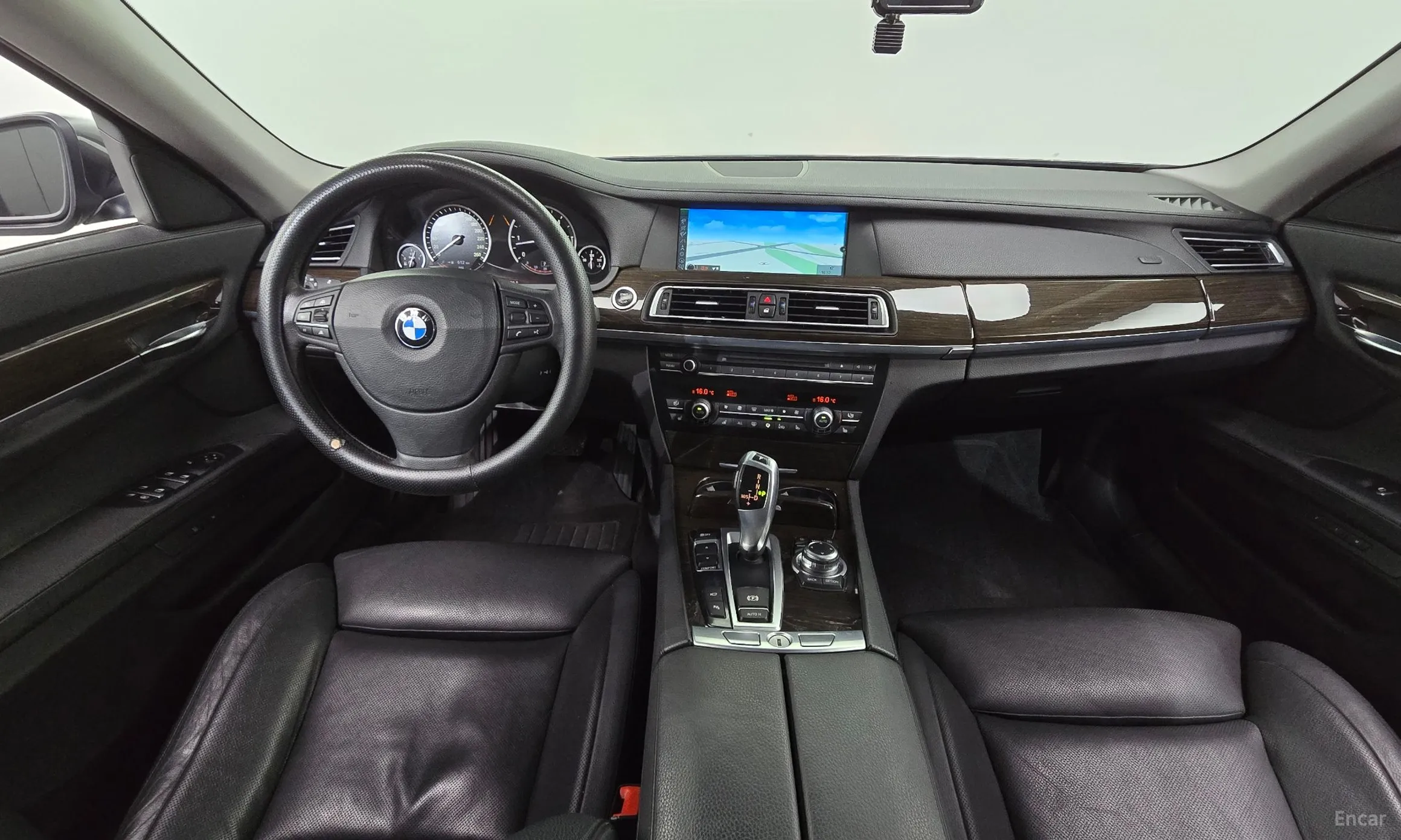 BMW 7 Series (F01) превью 4